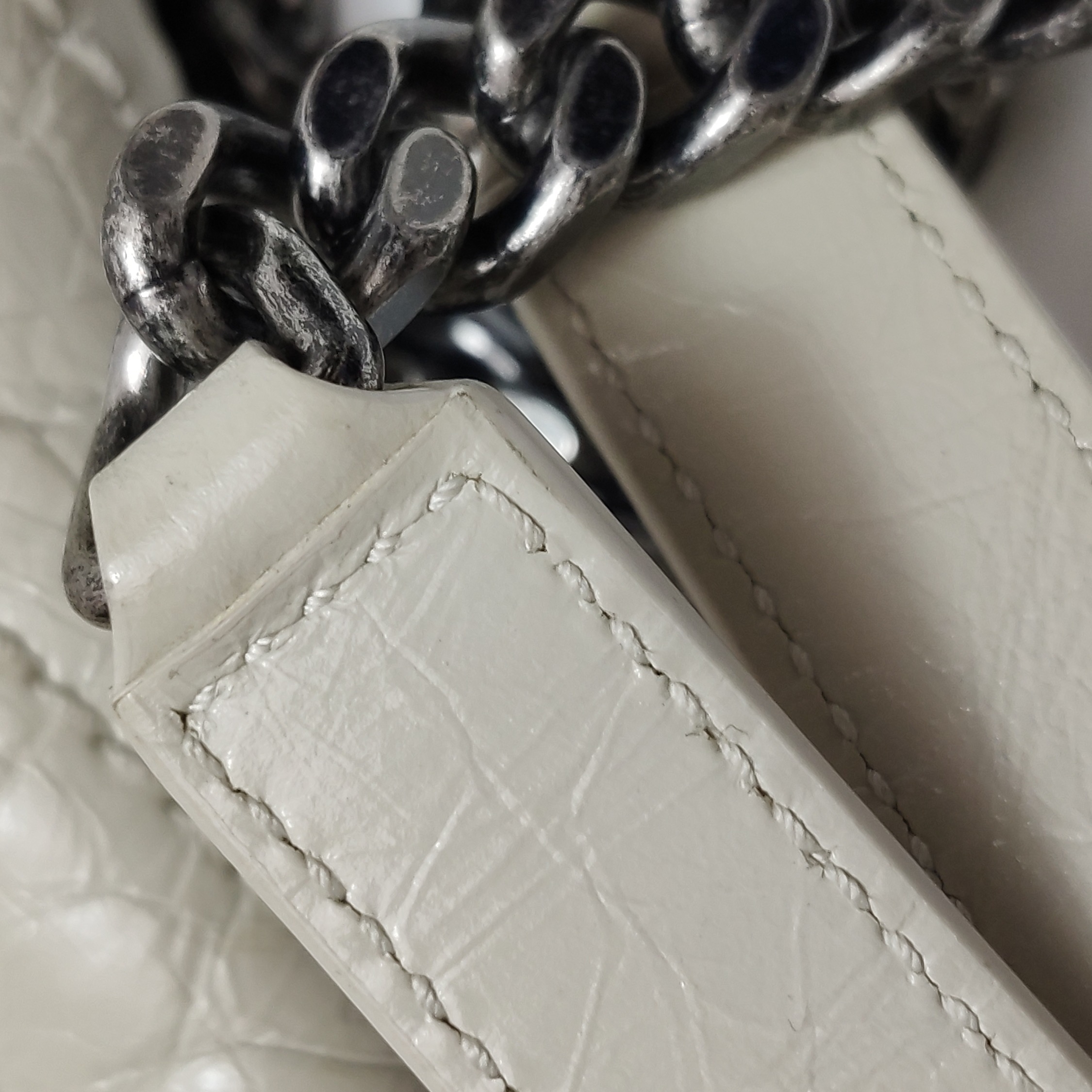 Saint Laurent Niki Chain Flap Bag Matelasse Chevron Leather Medium — photo 11 of 20