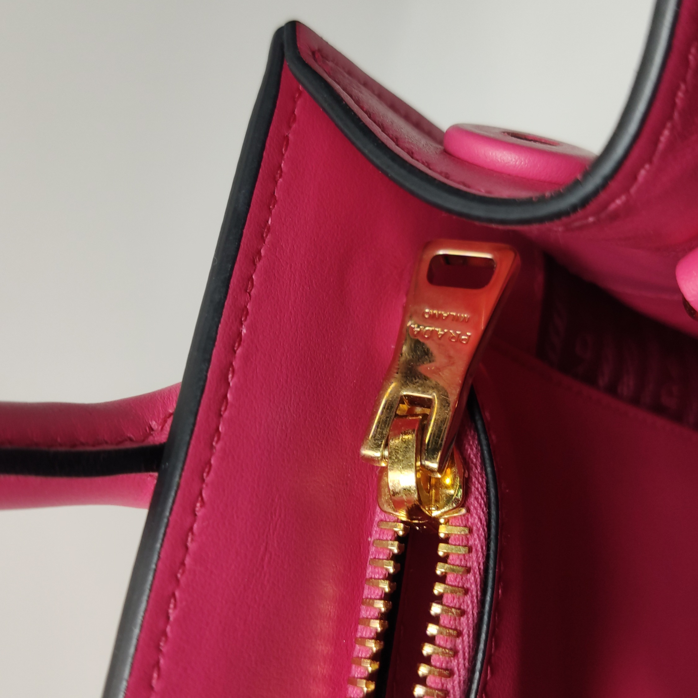 Prada Monochrome Tote Saffiano with City Calf Small — photo 18 of 25