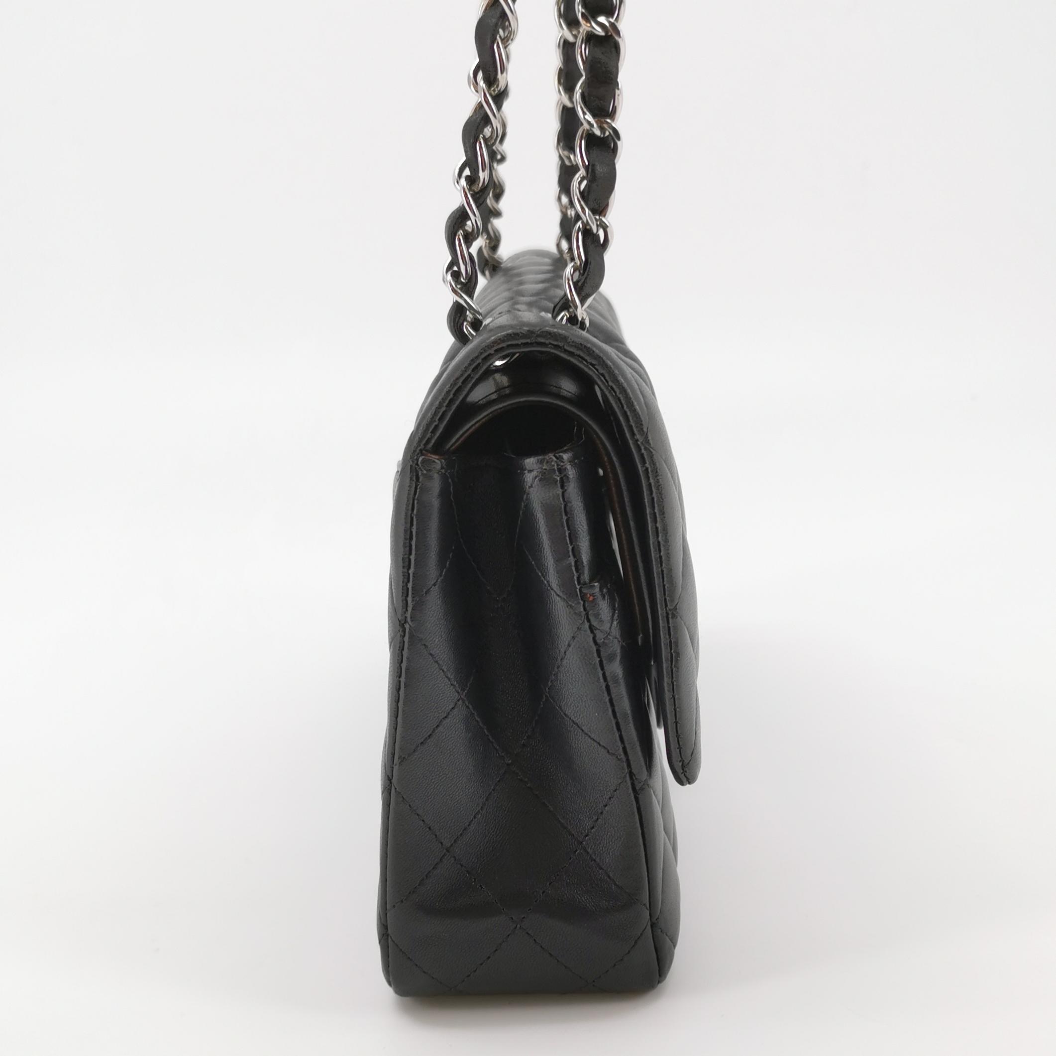 Chanel Classic Double Flap Bag Quilted Lambskin Medium — photo 4 of 16