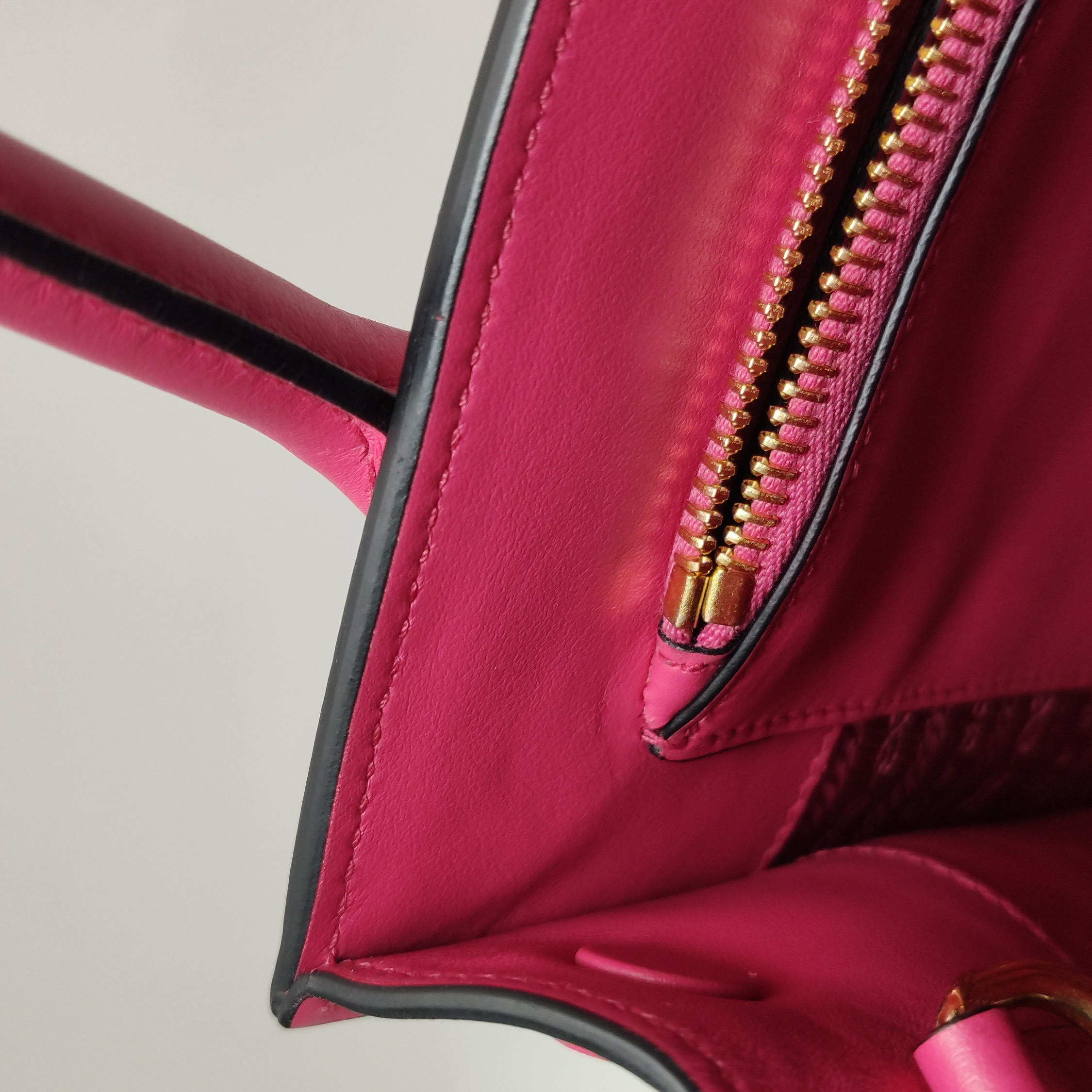 Prada Monochrome Tote Saffiano with City Calf Small — photo 10 of 25