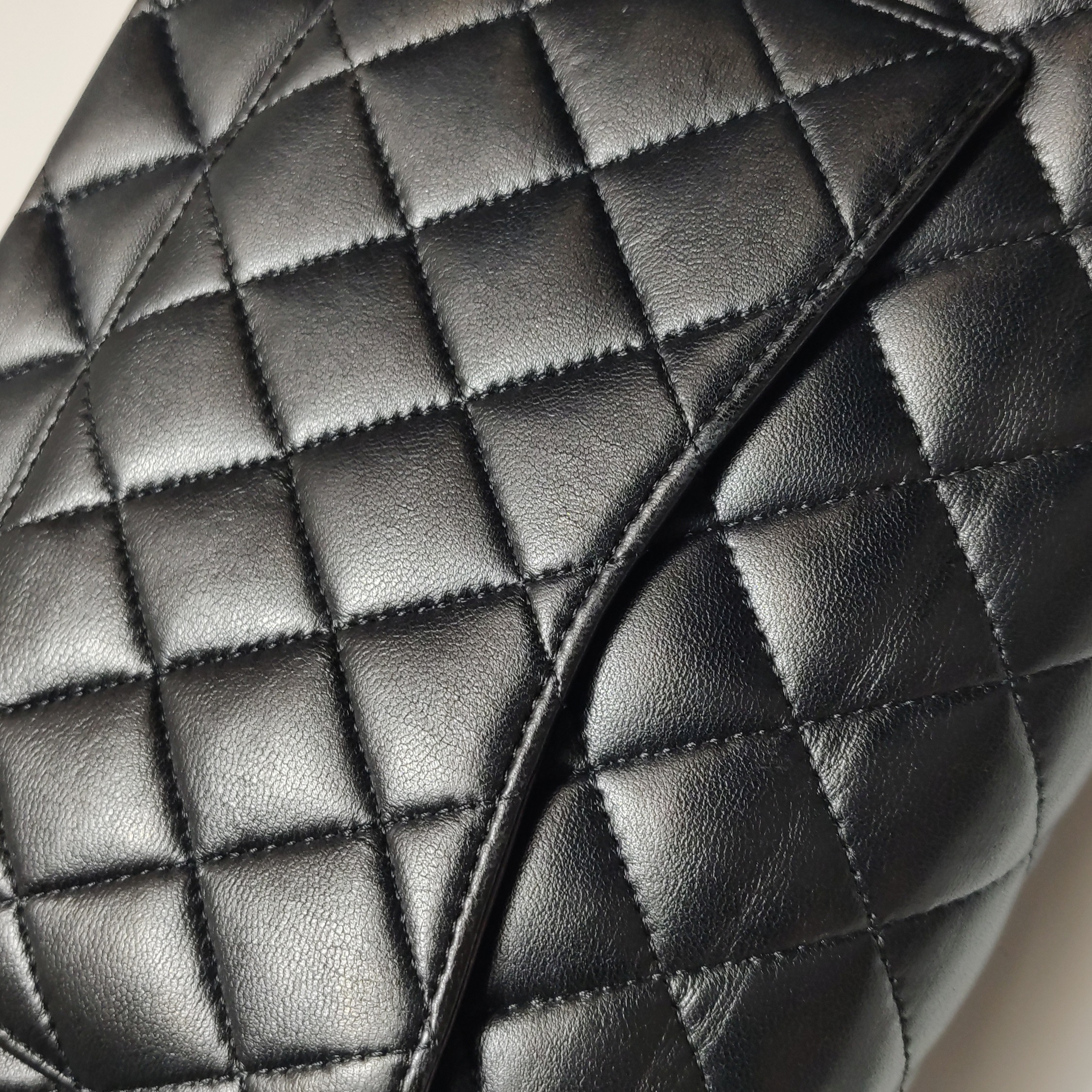 Chanel Classic Double Flap Bag Quilted Lambskin Medium — photo 13 of 16