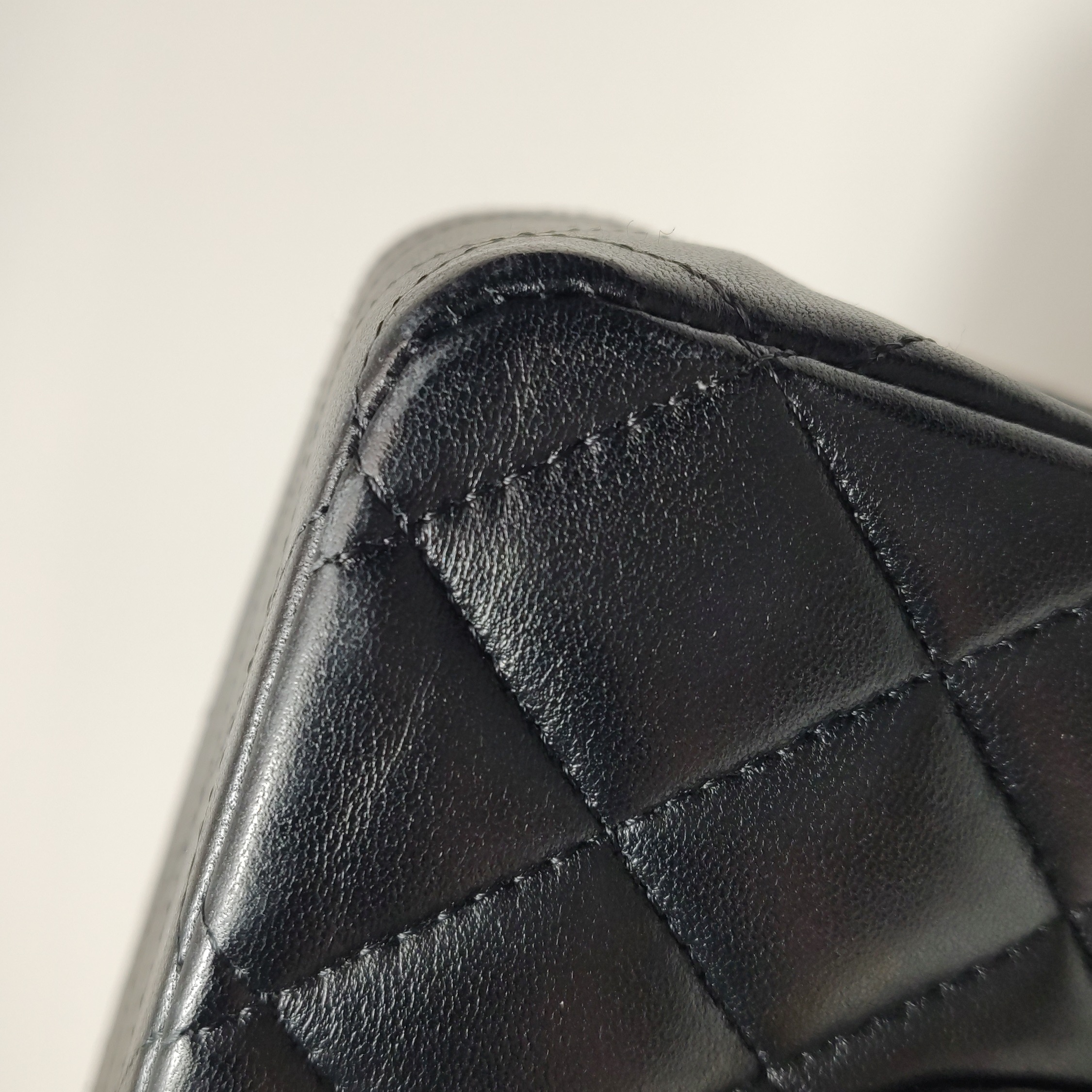 Chanel Classic Double Flap Bag Quilted Lambskin Medium — photo 15 of 16