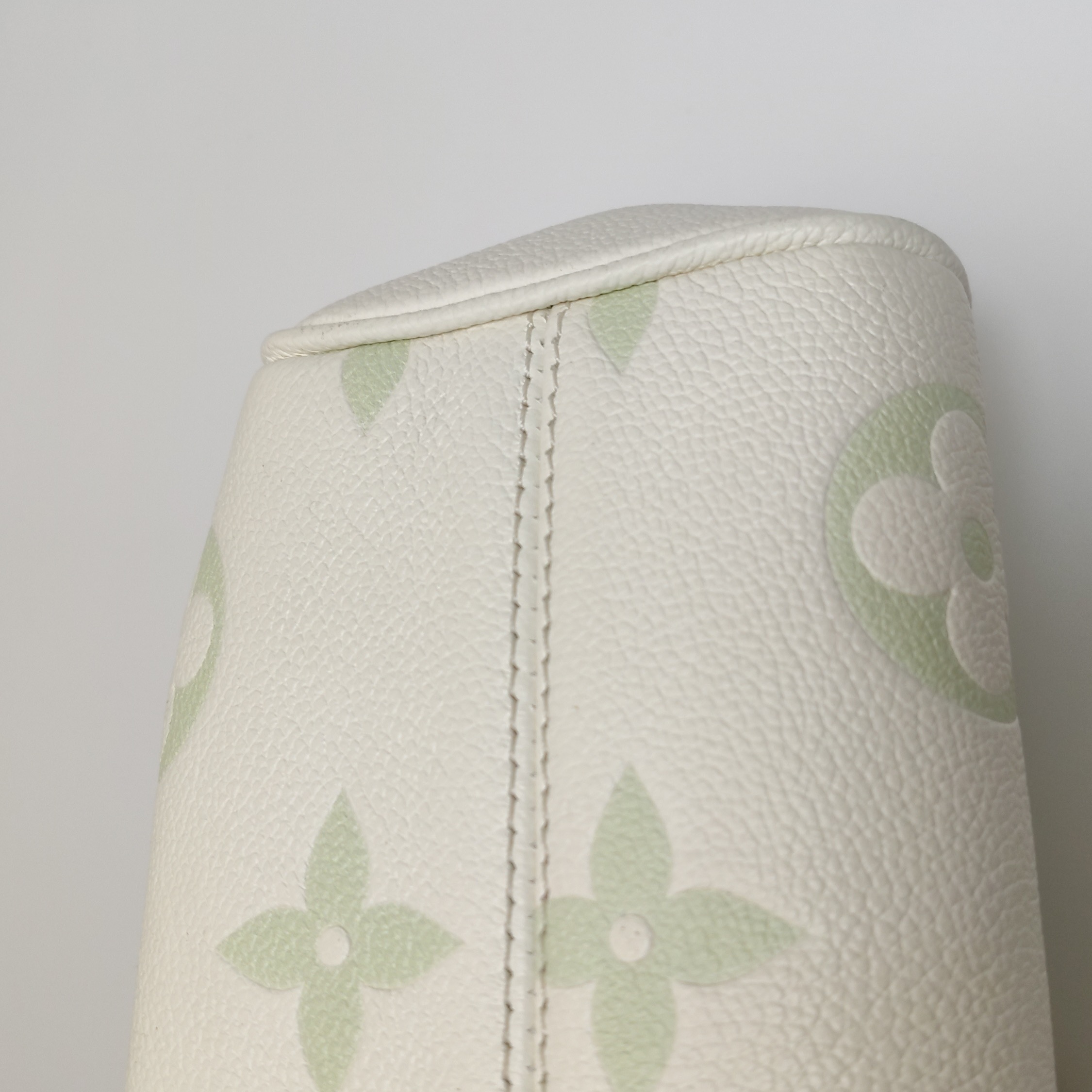 Louis Vuitton(LV) Favorite NM Handbag Bicolor Monogram Empreinte — photo 9 of 15