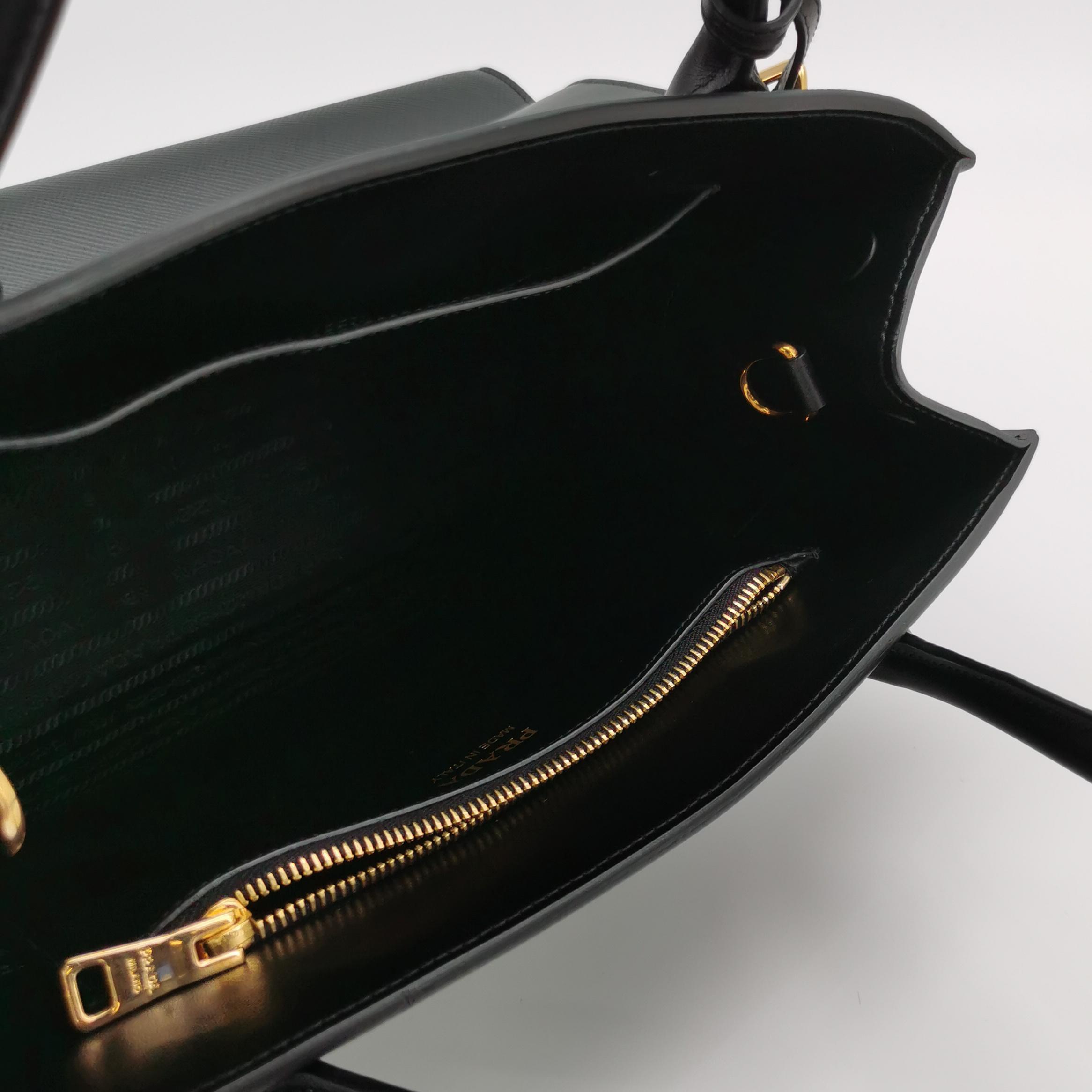 Prada Monochrome Tote Saffiano with City Calf Medium — photo 8 of 17