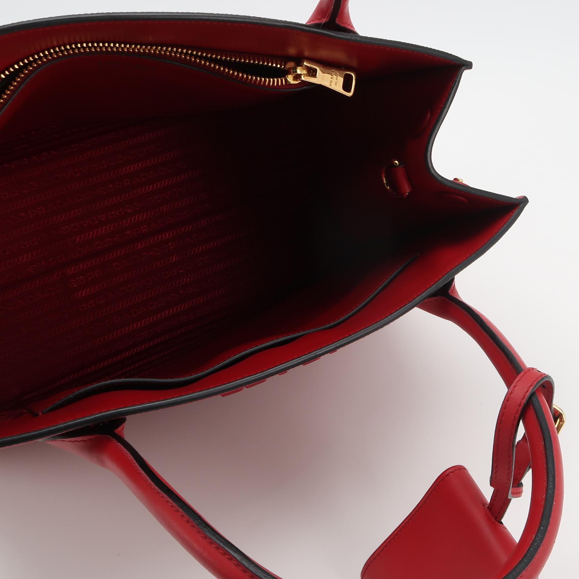 Prada Monochrome Tote Saffiano with City Calf Medium — photo 8 of 24