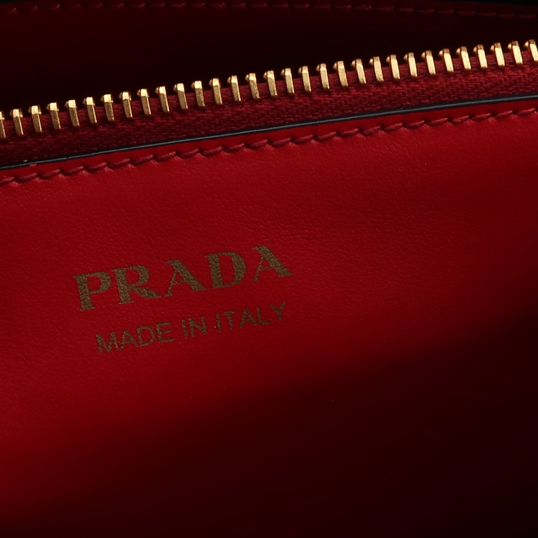 Prada Monochrome Tote Saffiano with City Calf Medium — photo 9 of 24