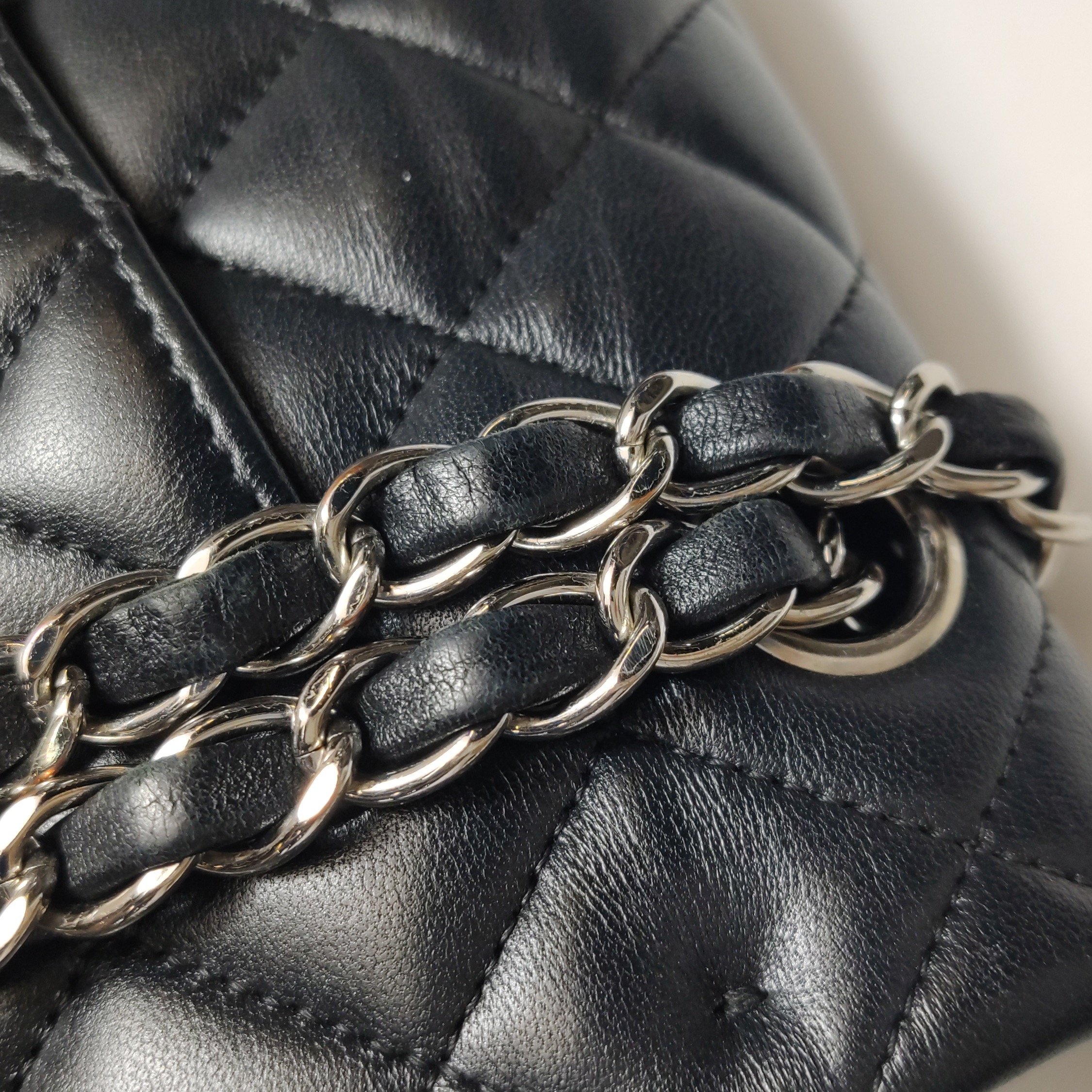 Chanel Classic Double Flap Bag Quilted Lambskin Medium — photo 14 of 16