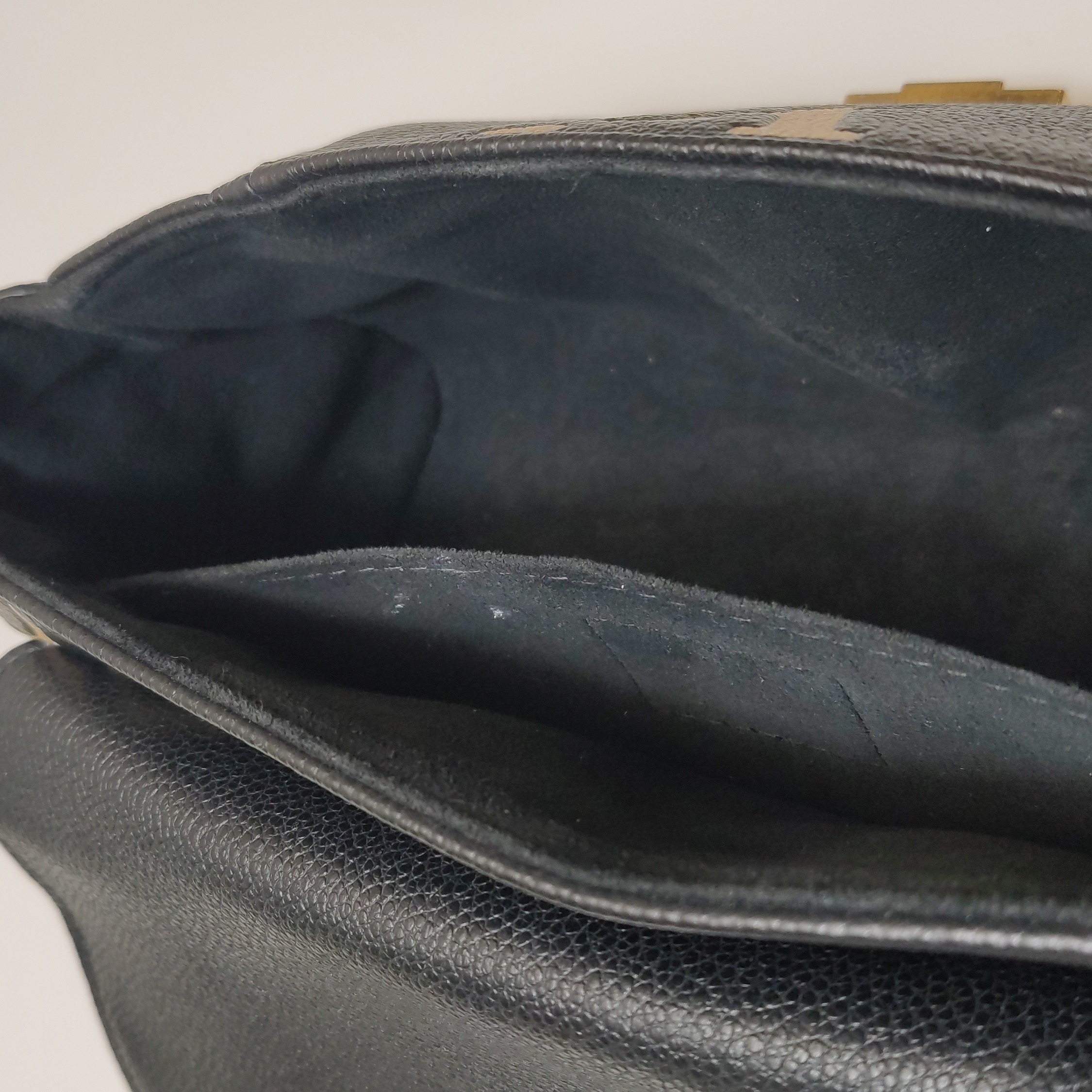 Louis Vuitton(LV) Favorite NM Handbag Bicolor Monogram Empreinte Giant — photo 8 of 15
