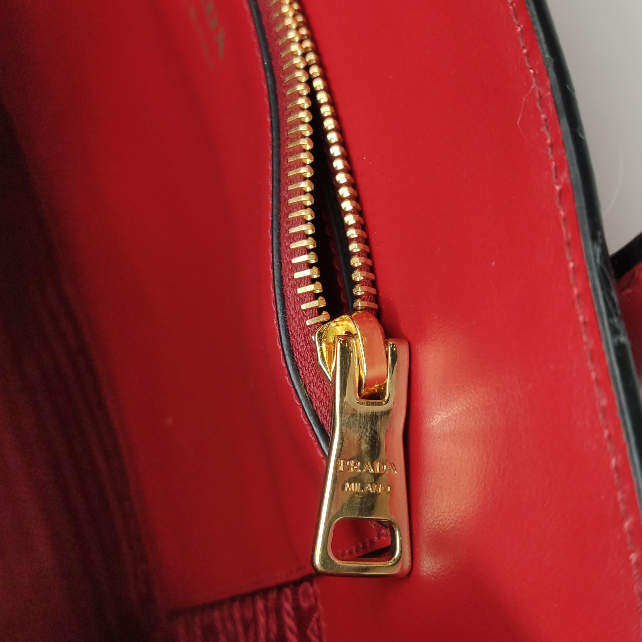 Prada Monochrome Tote Saffiano with City Calf Medium — photo 11 of 24