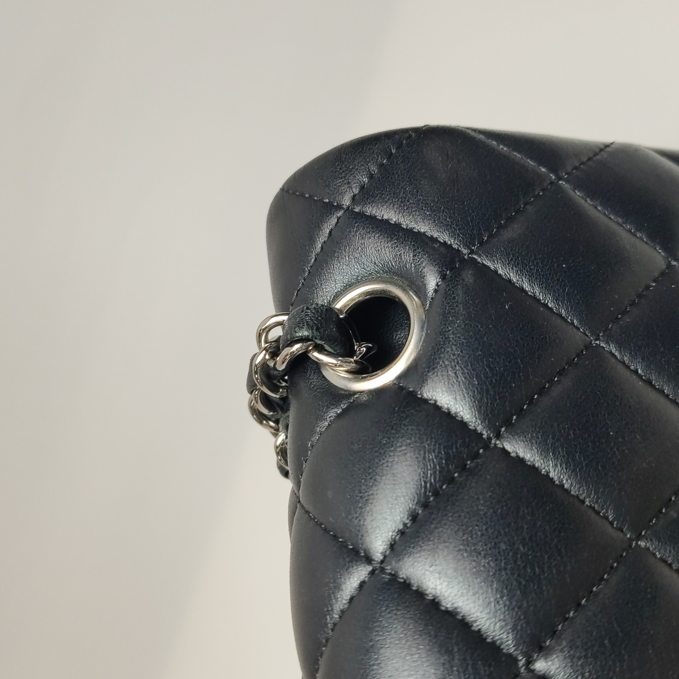 Chanel Classic Double Flap Bag Quilted Lambskin Medium — photo 11 of 15