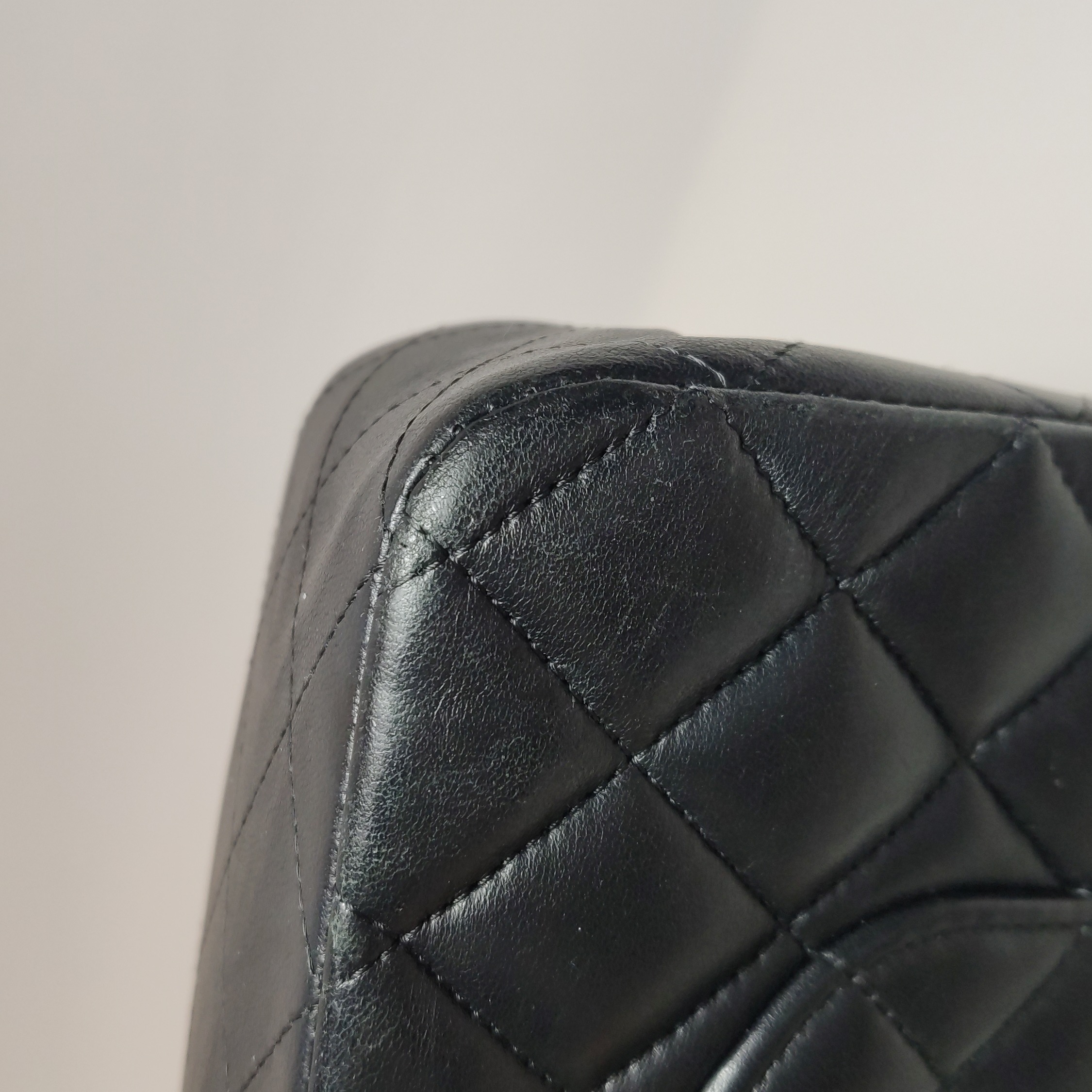 Chanel Classic Double Flap Bag Quilted Lambskin Medium — photo 10 of 15