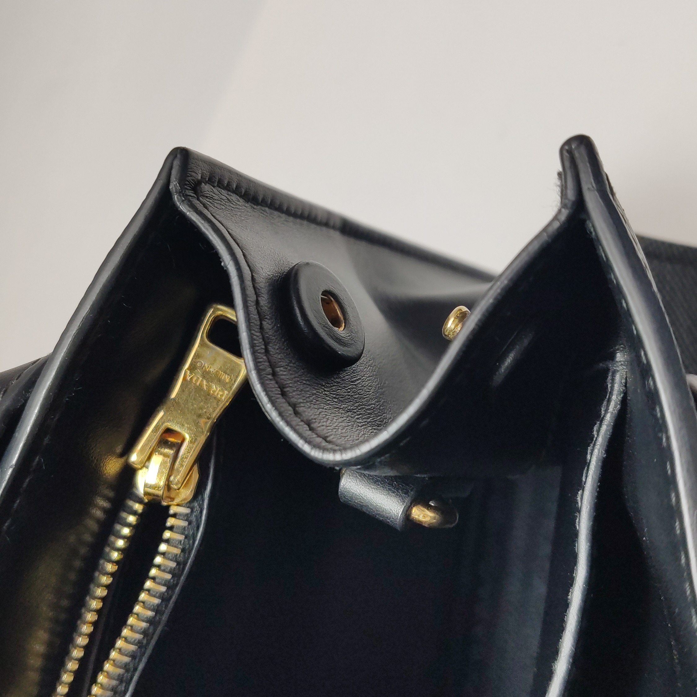 Prada Monochrome Tote Saffiano with City Calf Small — photo 20 of 25
