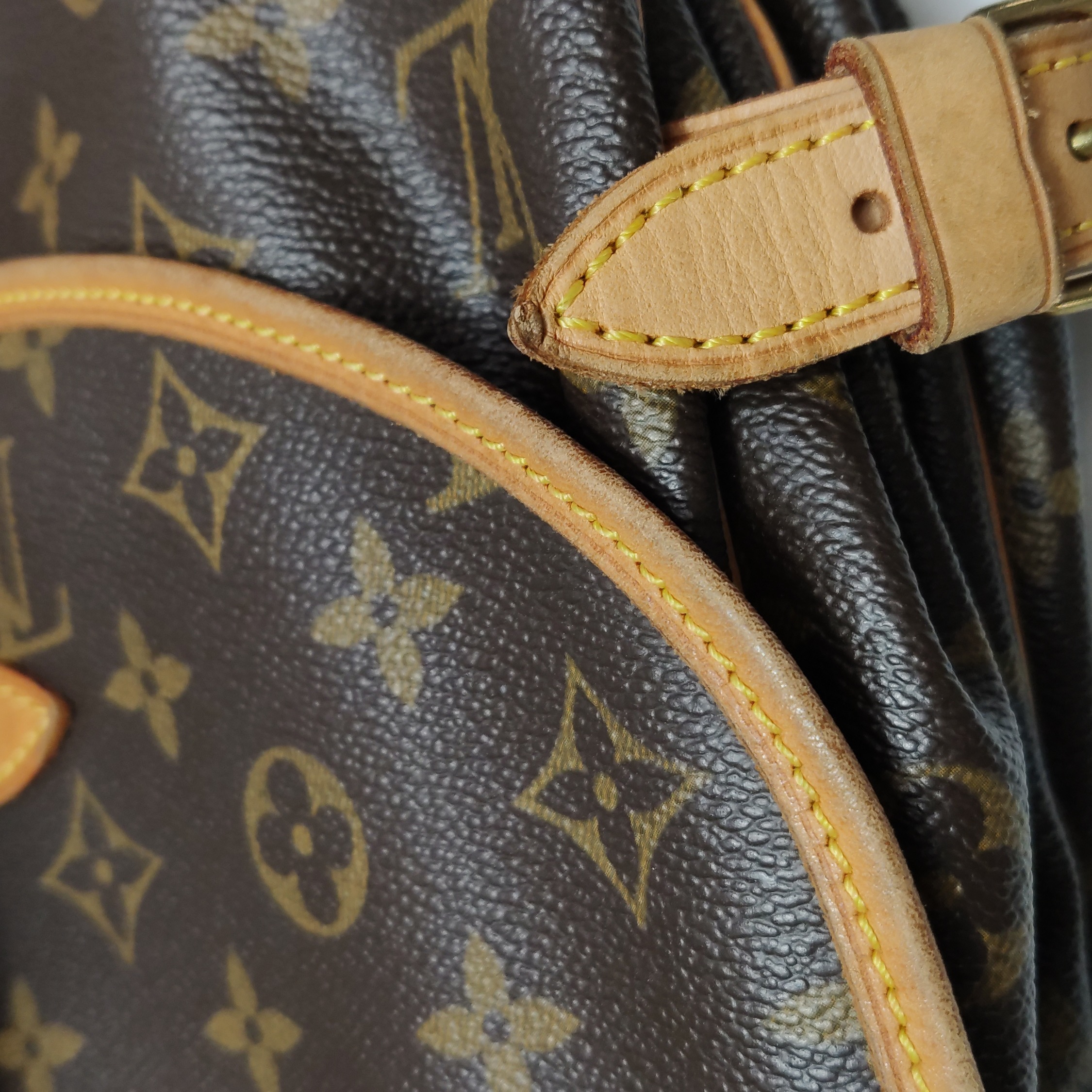 Louis Vuitton(LV) Saumur Handbag Monogram Canvas 35 — photo 10 of 14