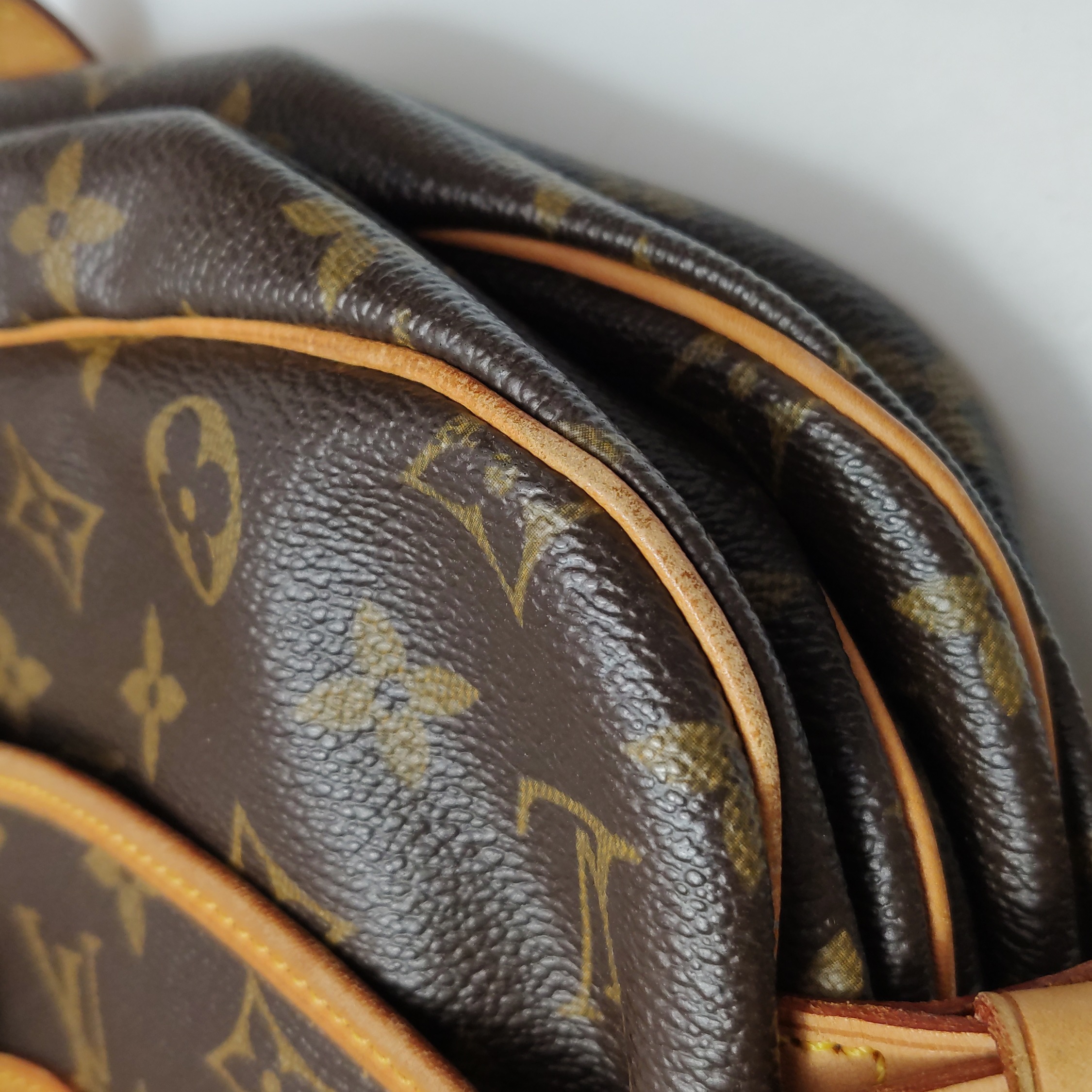 Louis Vuitton(LV) Saumur Handbag Monogram Canvas 35 — photo 7 of 14
