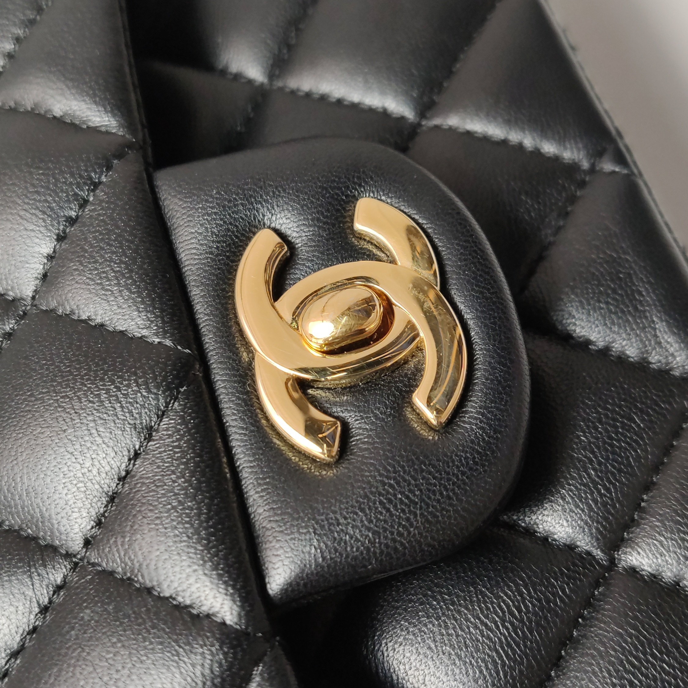 Chanel Classic Double Flap Bag Quilted Caviar Medium — photo 13 of 14
