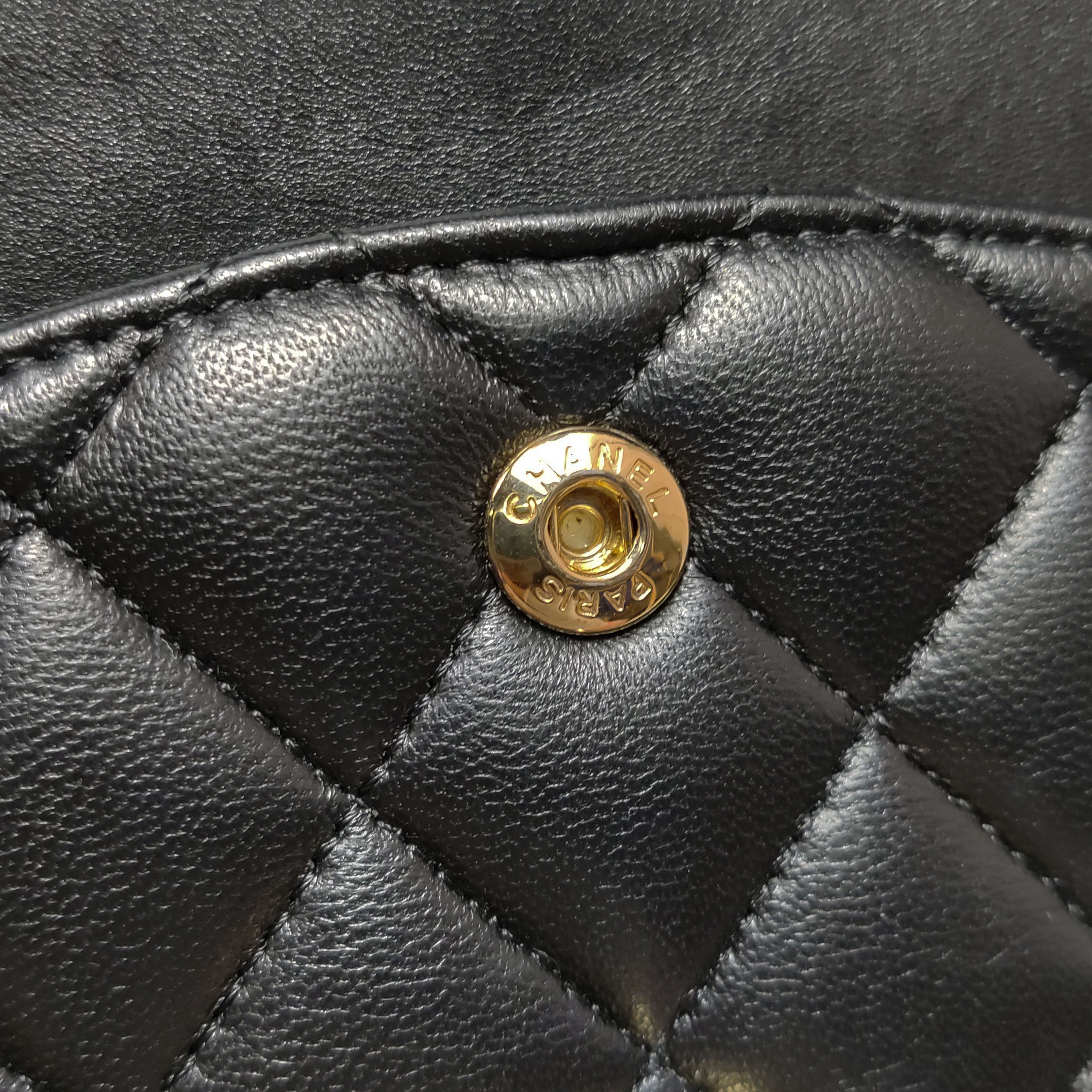 Chanel Classic Double Flap Bag Quilted Caviar Medium — photo 11 of 14