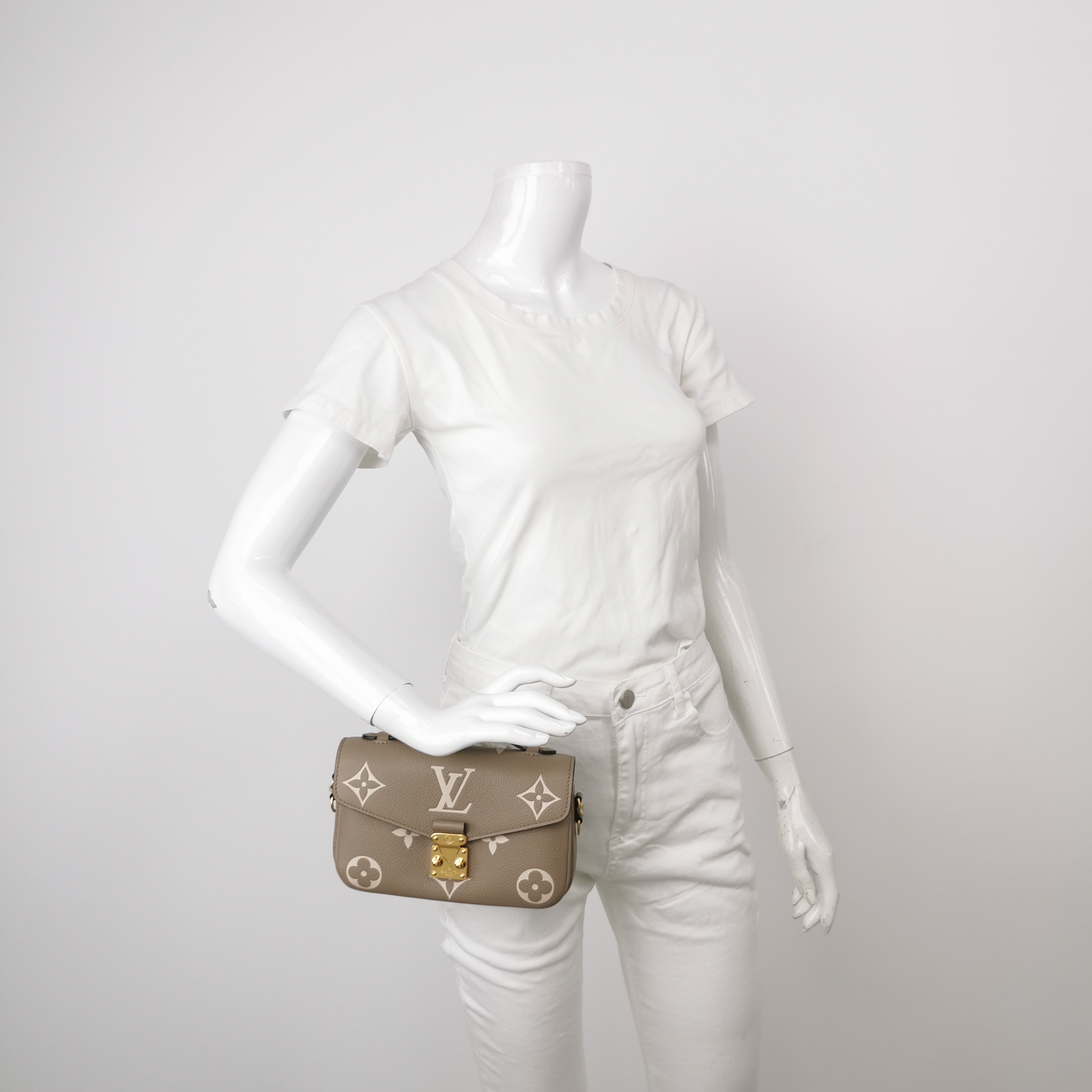 Louis Vuitton(LV) Pochette Metis Bicolor Monogram Empreinte Giant East West — alternate view