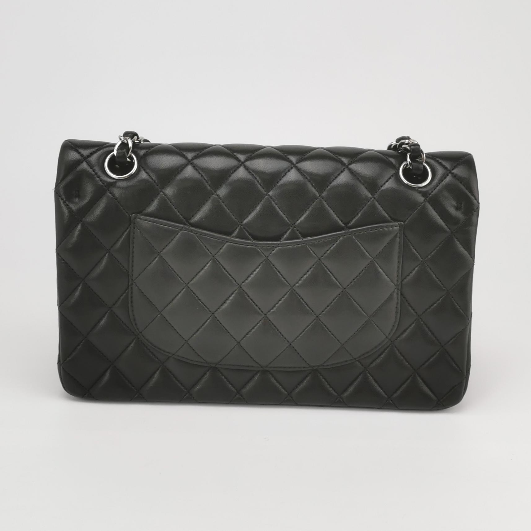Chanel Classic Double Flap Bag Quilted Caviar Medium — photo 3 of 15