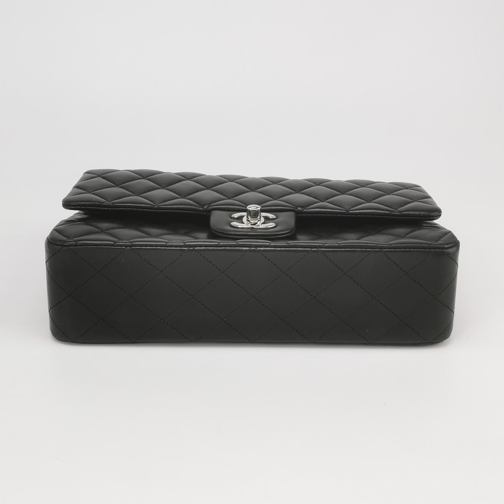 Chanel Classic Double Flap Bag Quilted Caviar Medium — photo 6 of 15