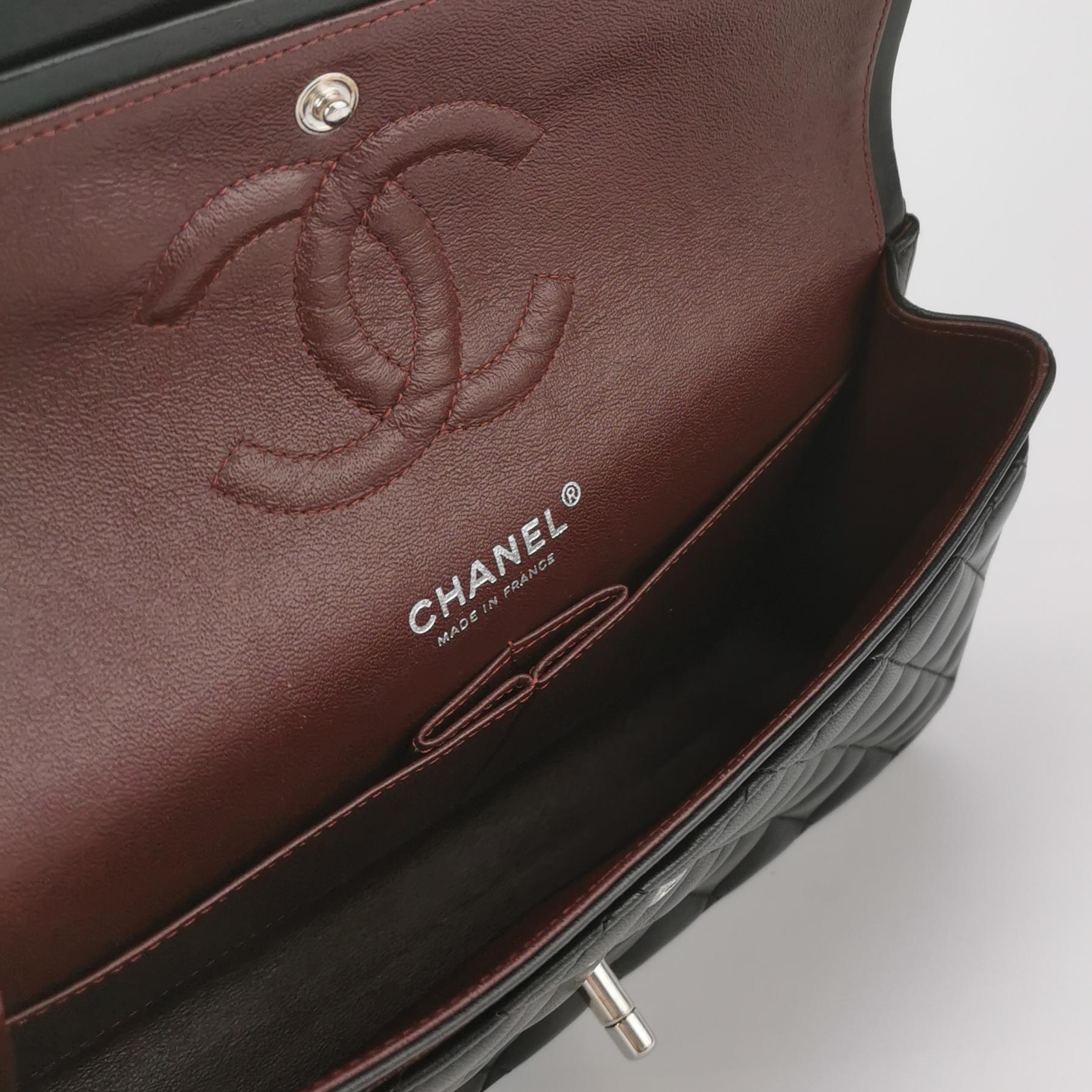 Chanel Classic Double Flap Bag Quilted Caviar Medium — photo 7 of 15