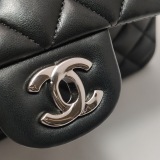 Chanel Classic Double Flap Bag Quilted Caviar Medium — thumbnail 9