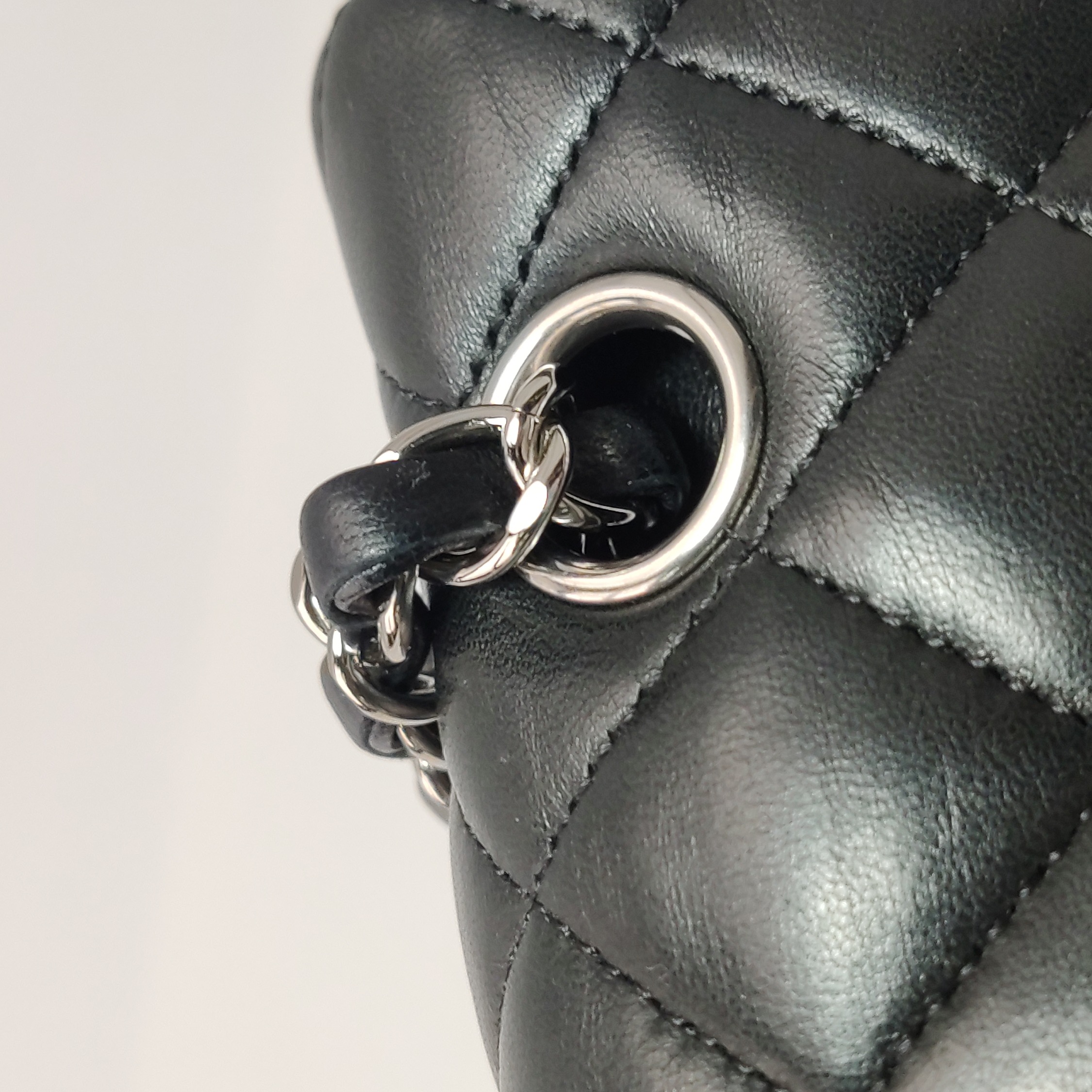 Chanel Classic Double Flap Bag Quilted Caviar Medium — photo 10 of 15