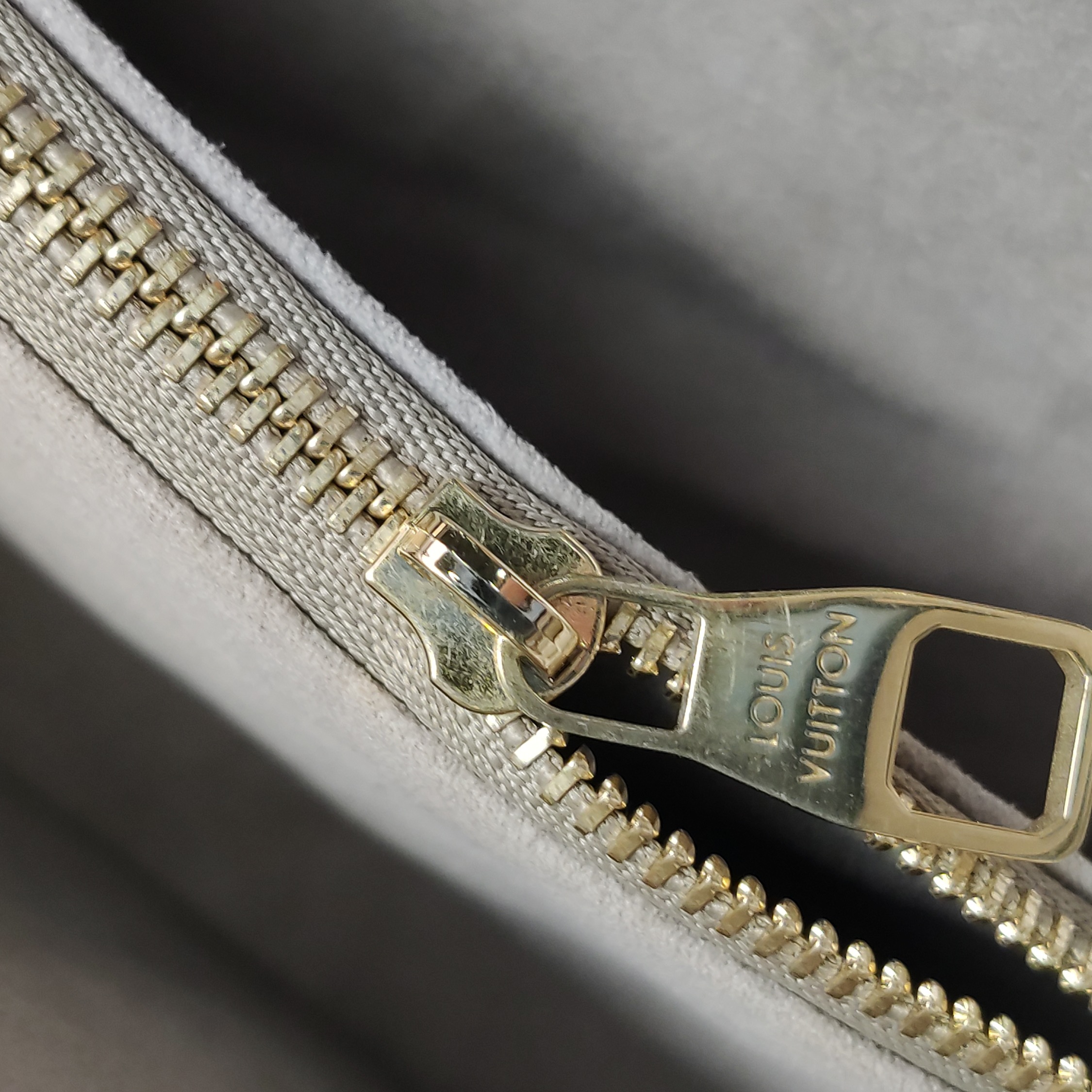 Louis Vuitton(LV) Pochette Metis Bicolor Monogram Empreinte Giant East West — photo 11 of 14