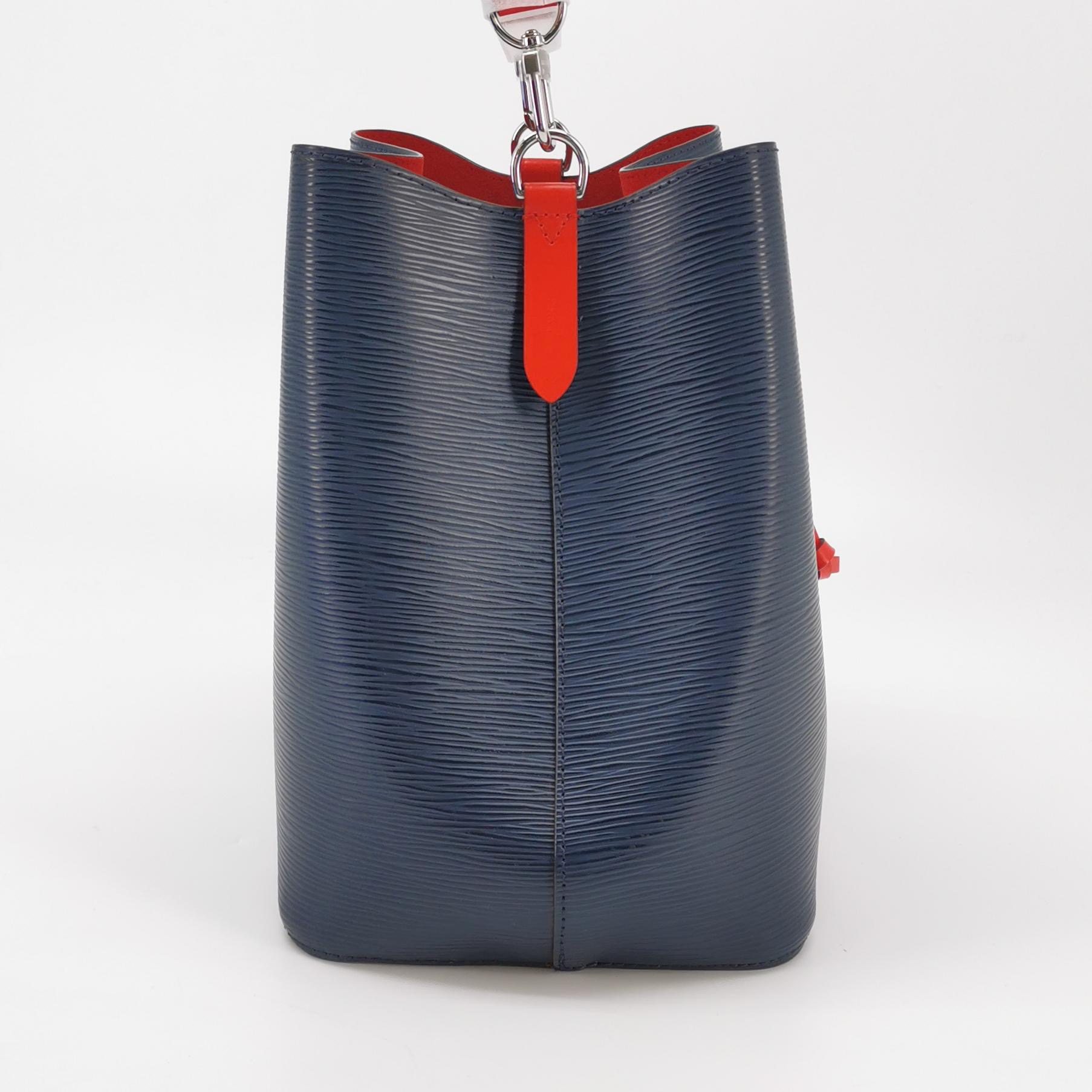 Louis Vuitton(LV) NeoNoe Handbag Epi Leather MM — photo 3 of 14