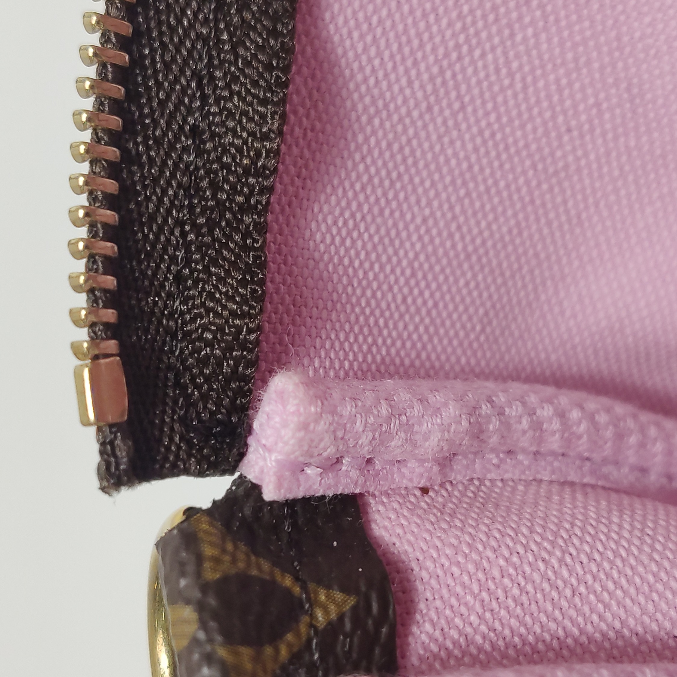 Louis Vuitton(LV) Pochette Accessoires Limited Edition Monogram Graffiti — photo 11 of 13