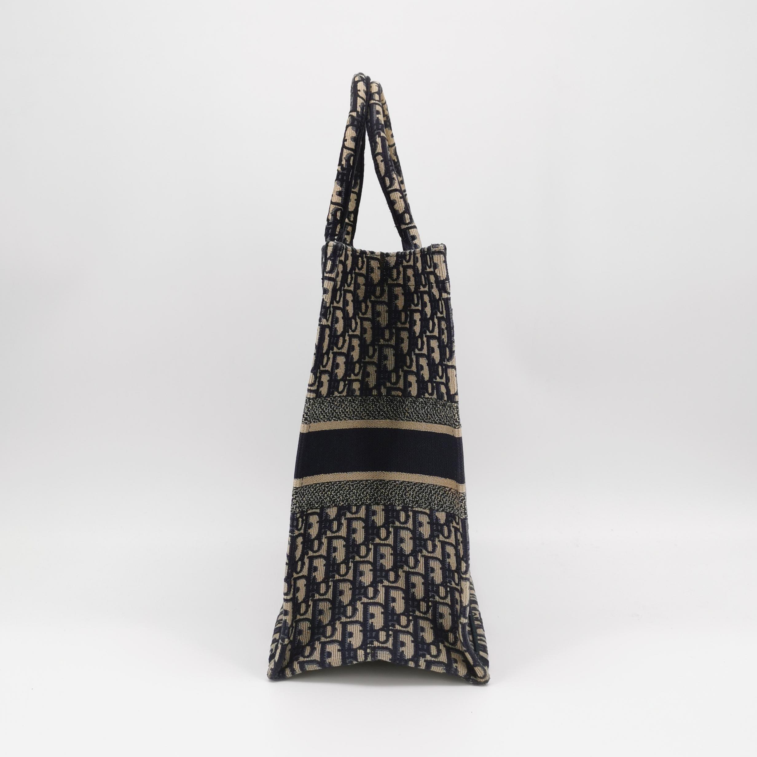Dior Book Tote Oblique Canvas Large — photo 3 of 15