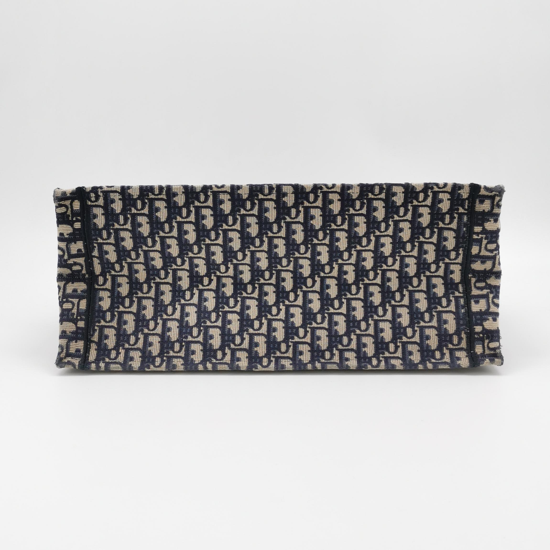 Dior Book Tote Oblique Canvas Large — photo 6 of 15