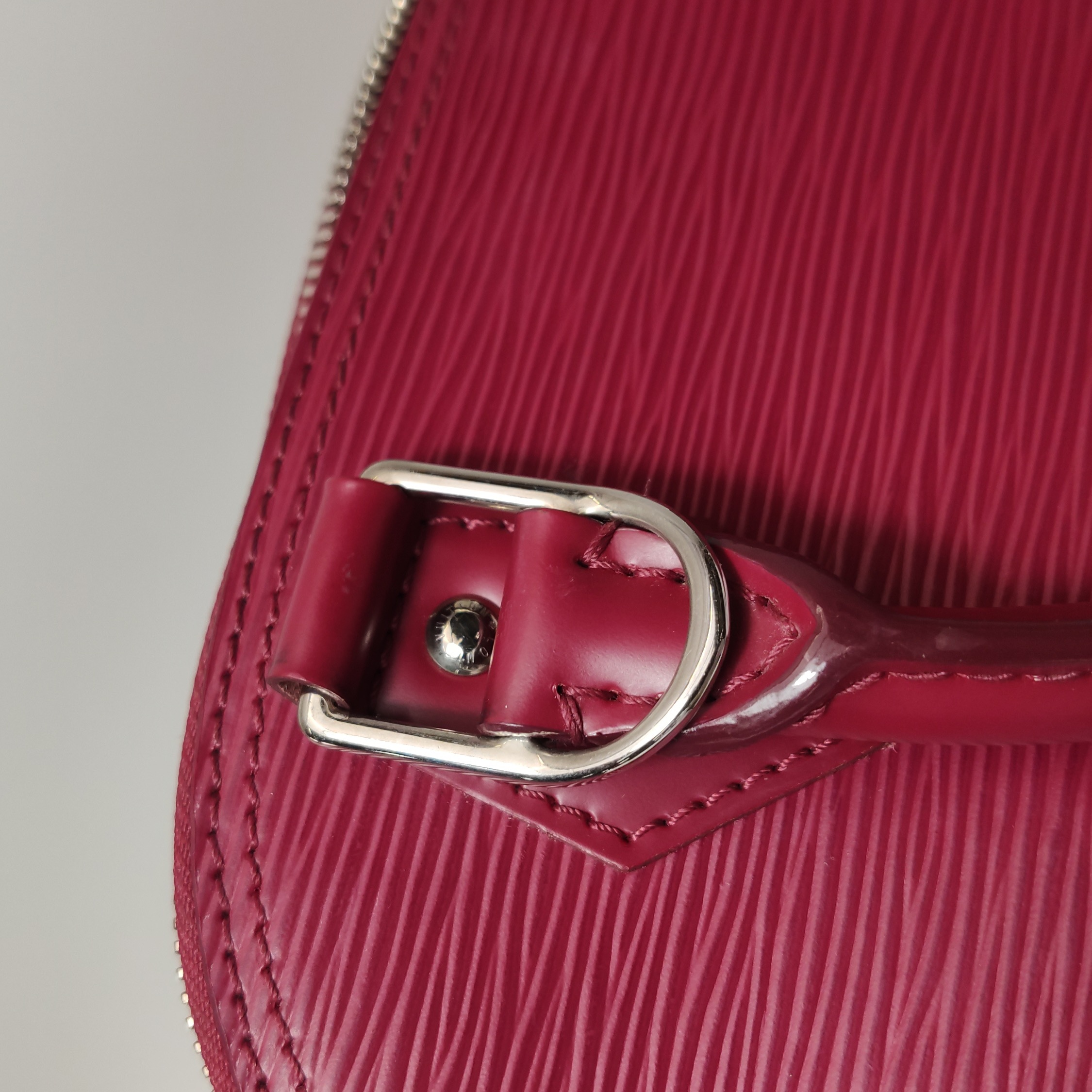 Louis Vuitton(LV) Alma Handbag Epi Leather BB — photo 15 of 25