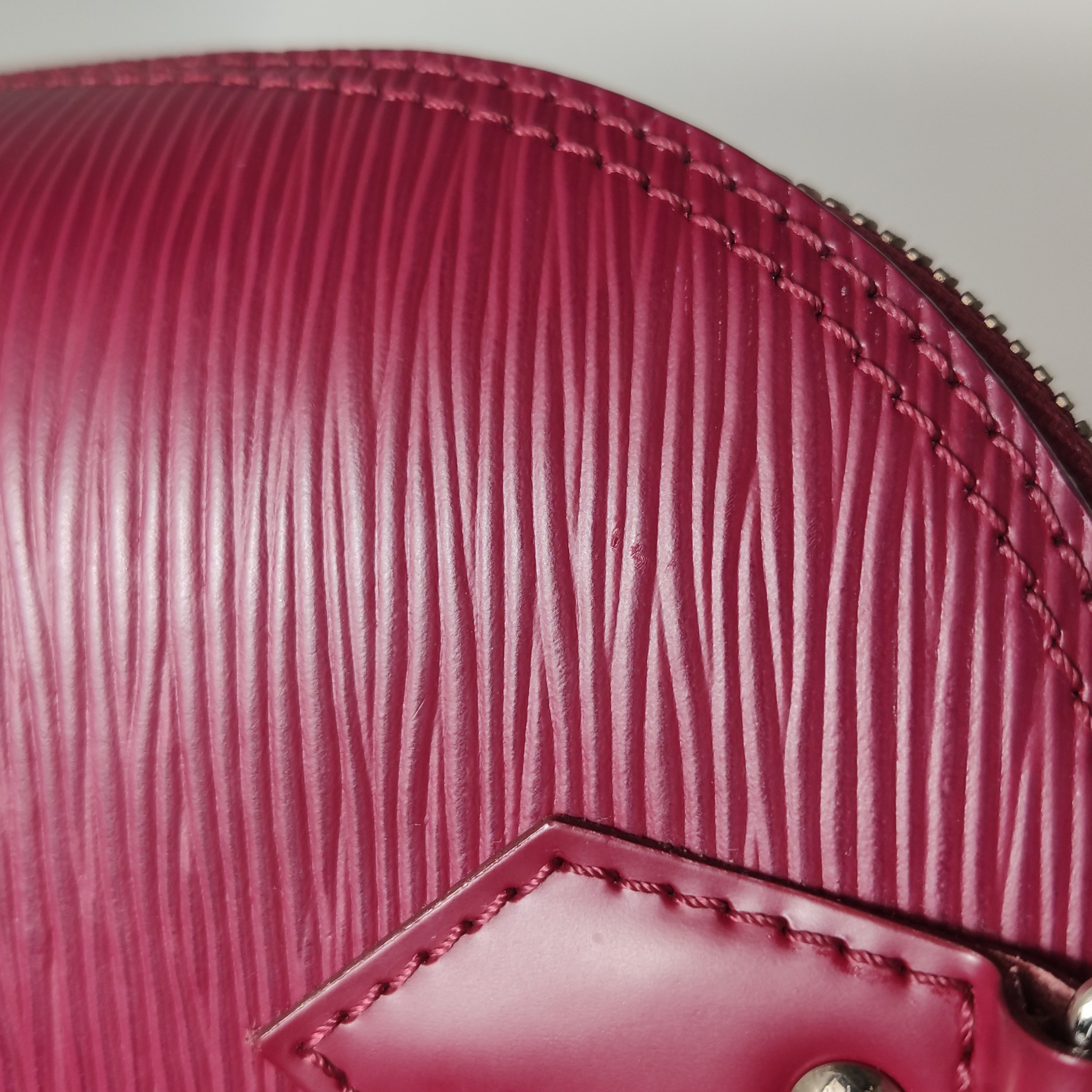 Louis Vuitton(LV) Alma Handbag Epi Leather BB — photo 17 of 25