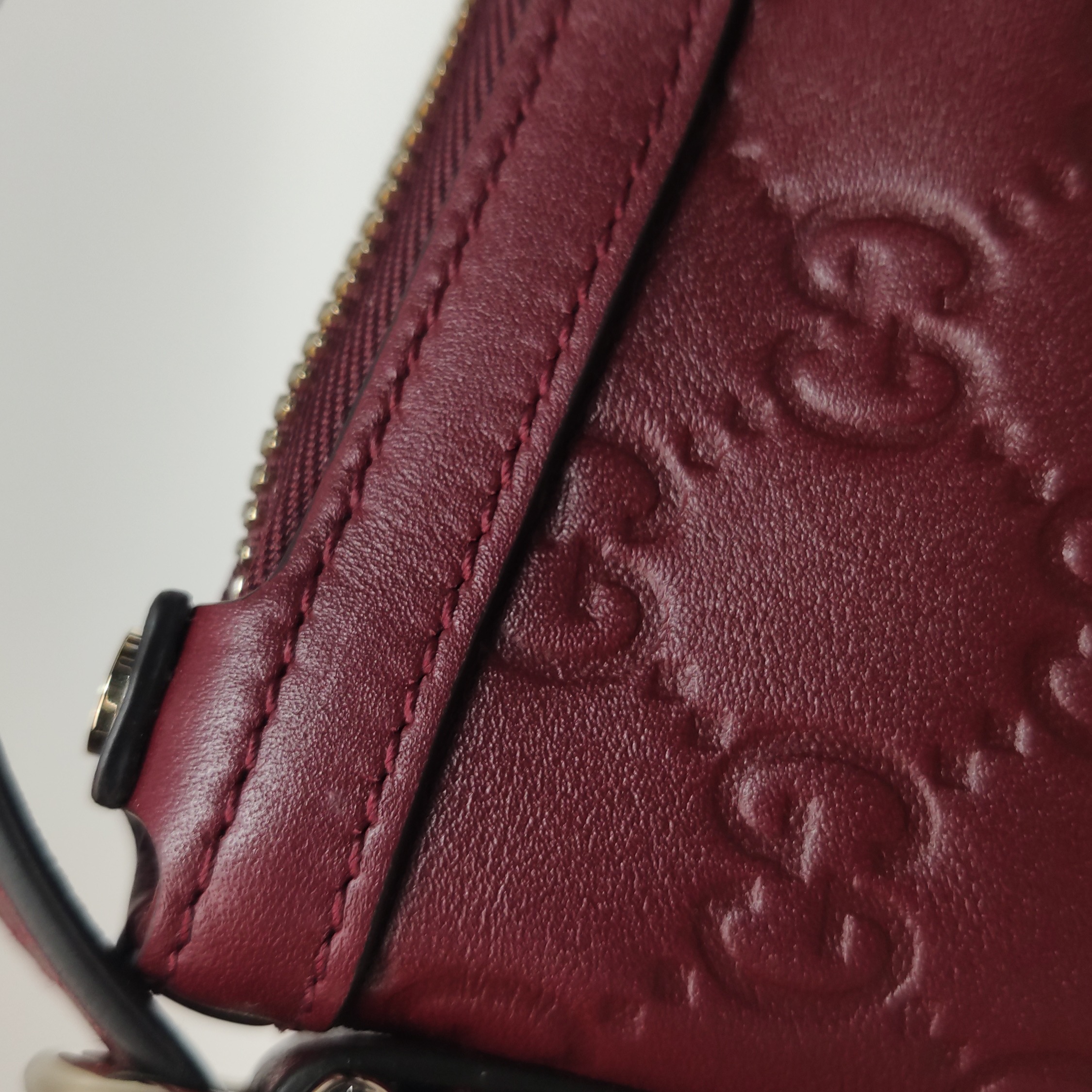 Gucci Emblem Chain Shoulder Bag Guccissima Leather Small — photo 12 of 13