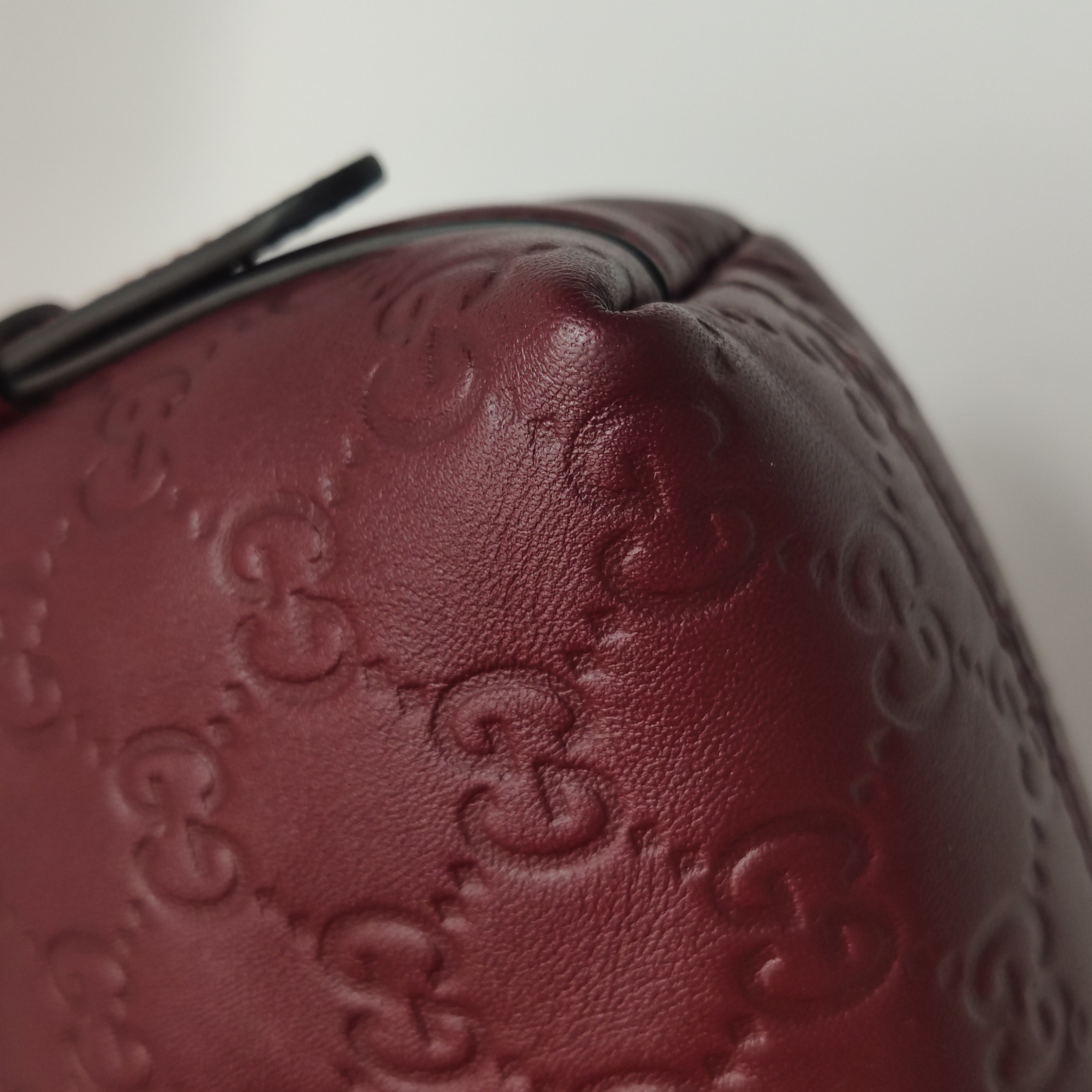 Gucci Emblem Chain Shoulder Bag Guccissima Leather Small — photo 10 of 13