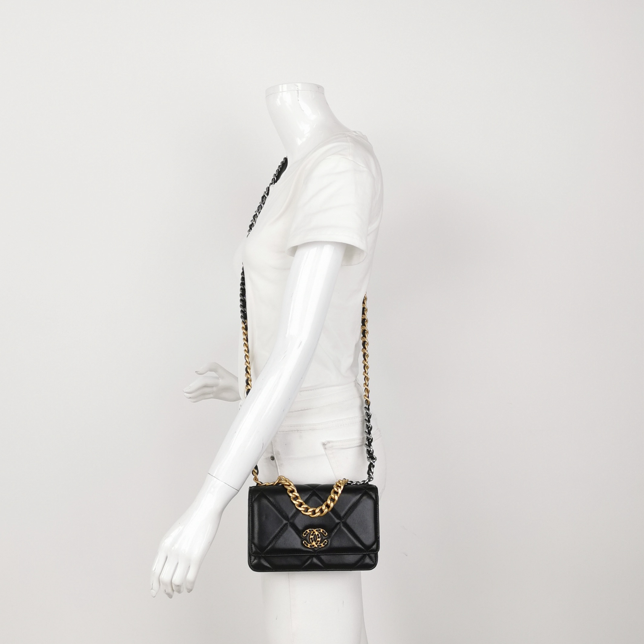Chanel 19 Wallet on Chain Quilted Lambskin — alternate view