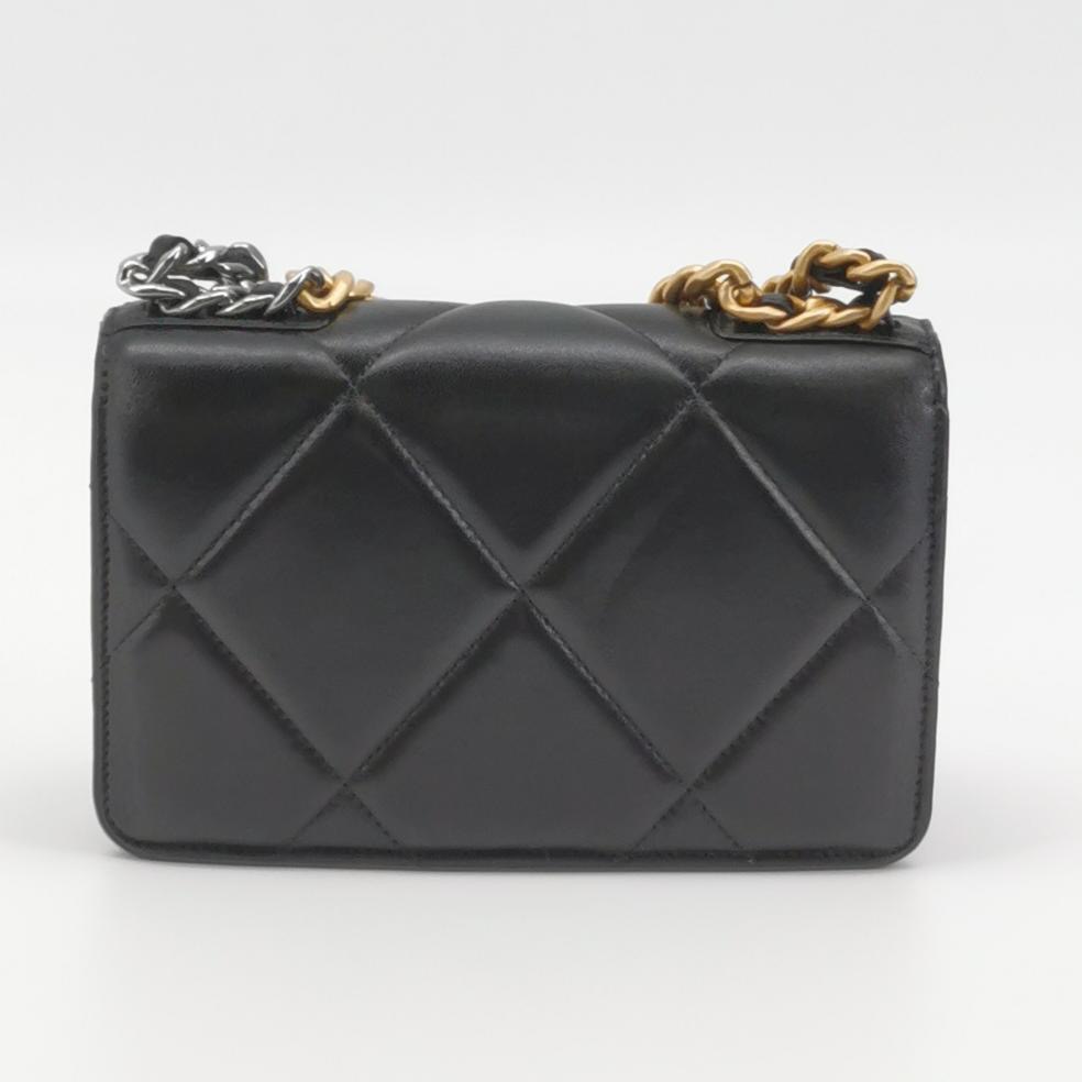 Chanel 19 Wallet on Chain Quilted Lambskin — photo 5 of 20