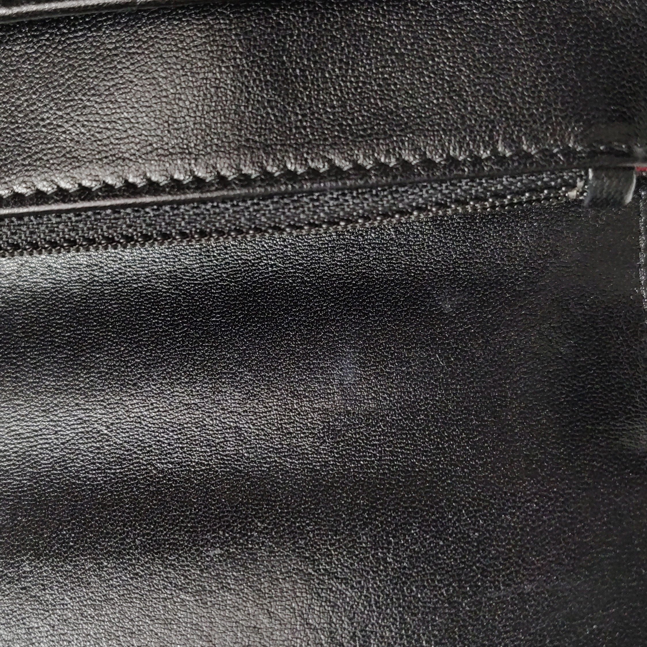 Chanel 19 Wallet on Chain Quilted Lambskin — photo 16 of 20