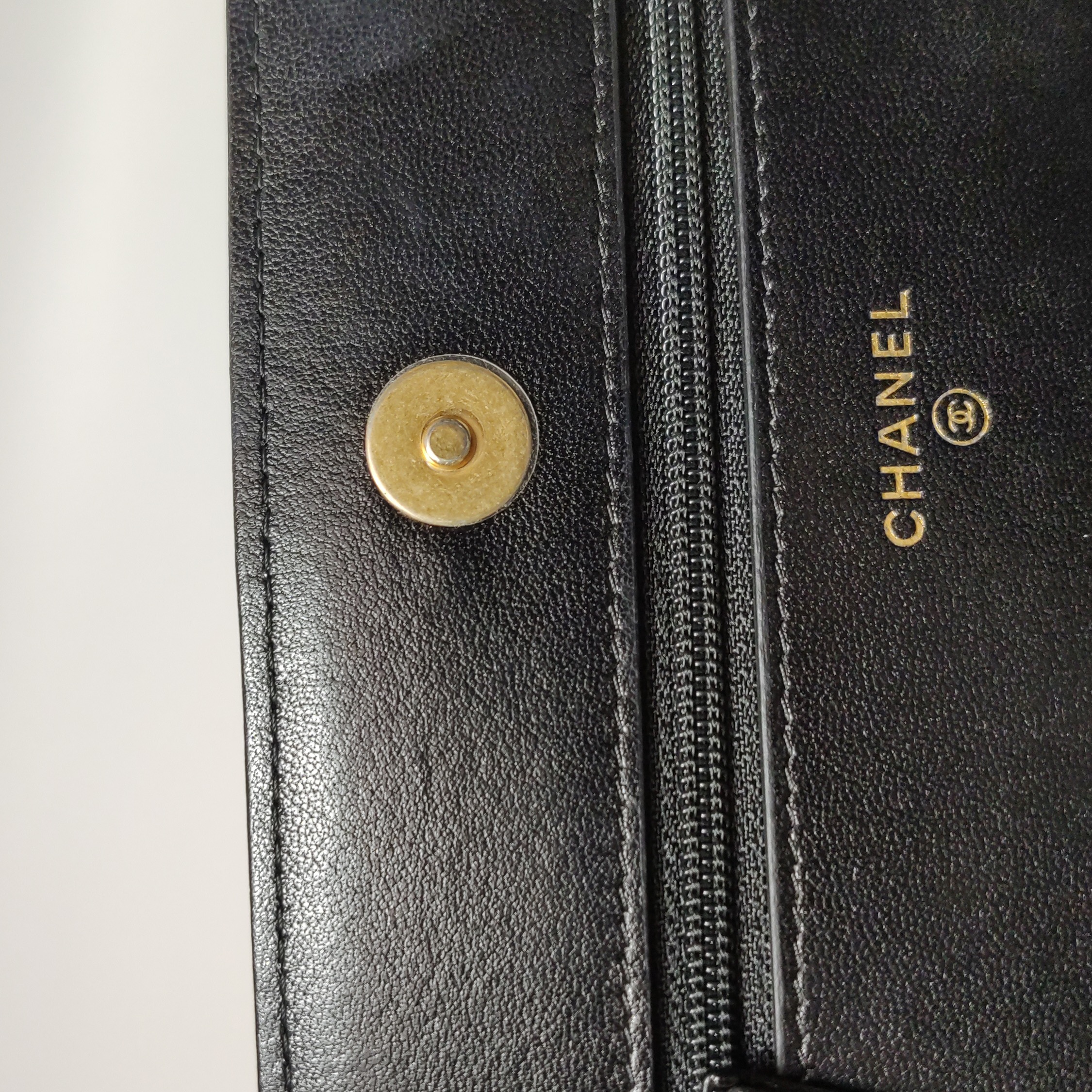 Chanel 19 Wallet on Chain Quilted Lambskin — photo 11 of 20