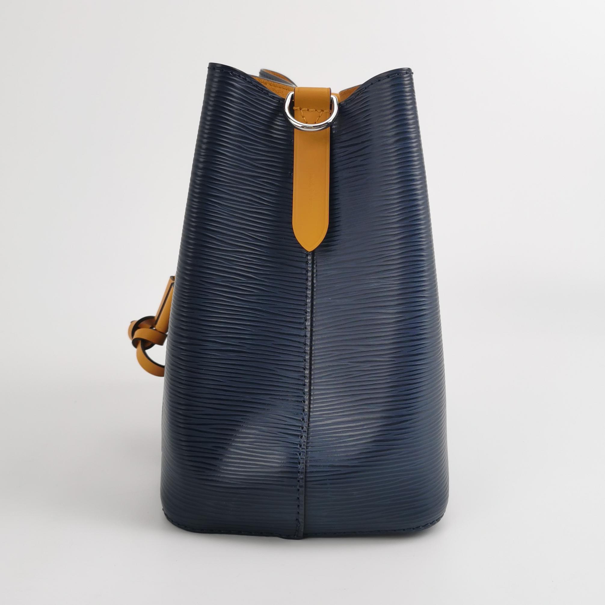 Louis Vuitton(LV) NeoNoe Handbag Epi Leather BB — photo 3 of 13
