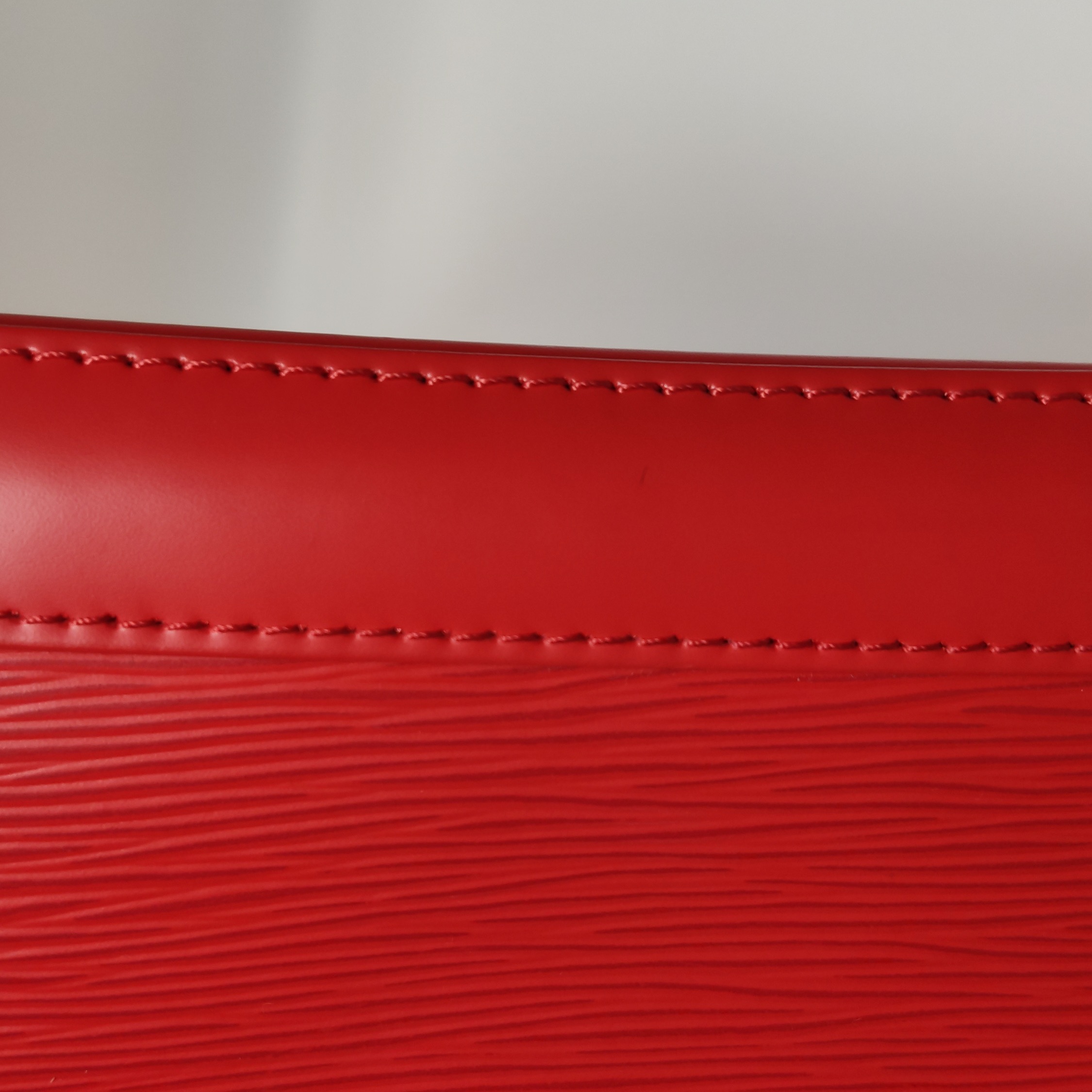 Louis Vuitton(LV) Alma Handbag Epi Leather BB — photo 13 of 21