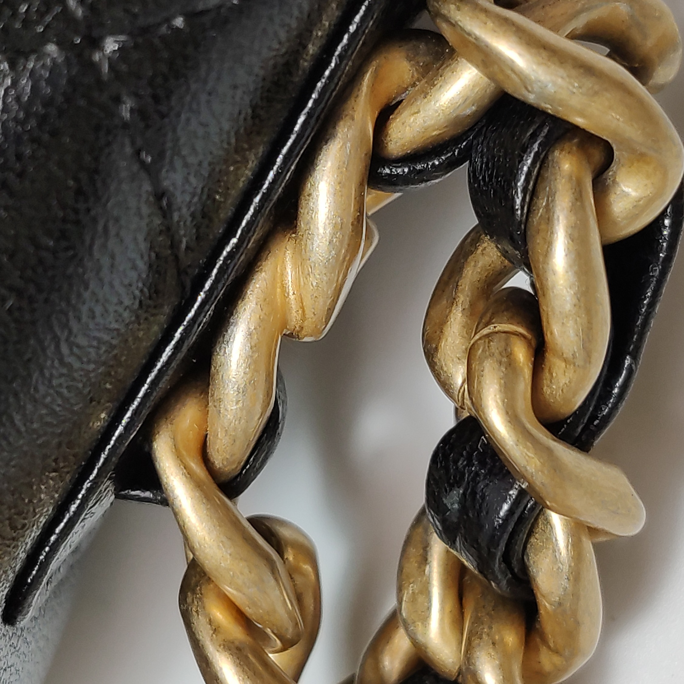 Chanel 19 Wallet on Chain Quilted Lambskin — photo 13 of 20