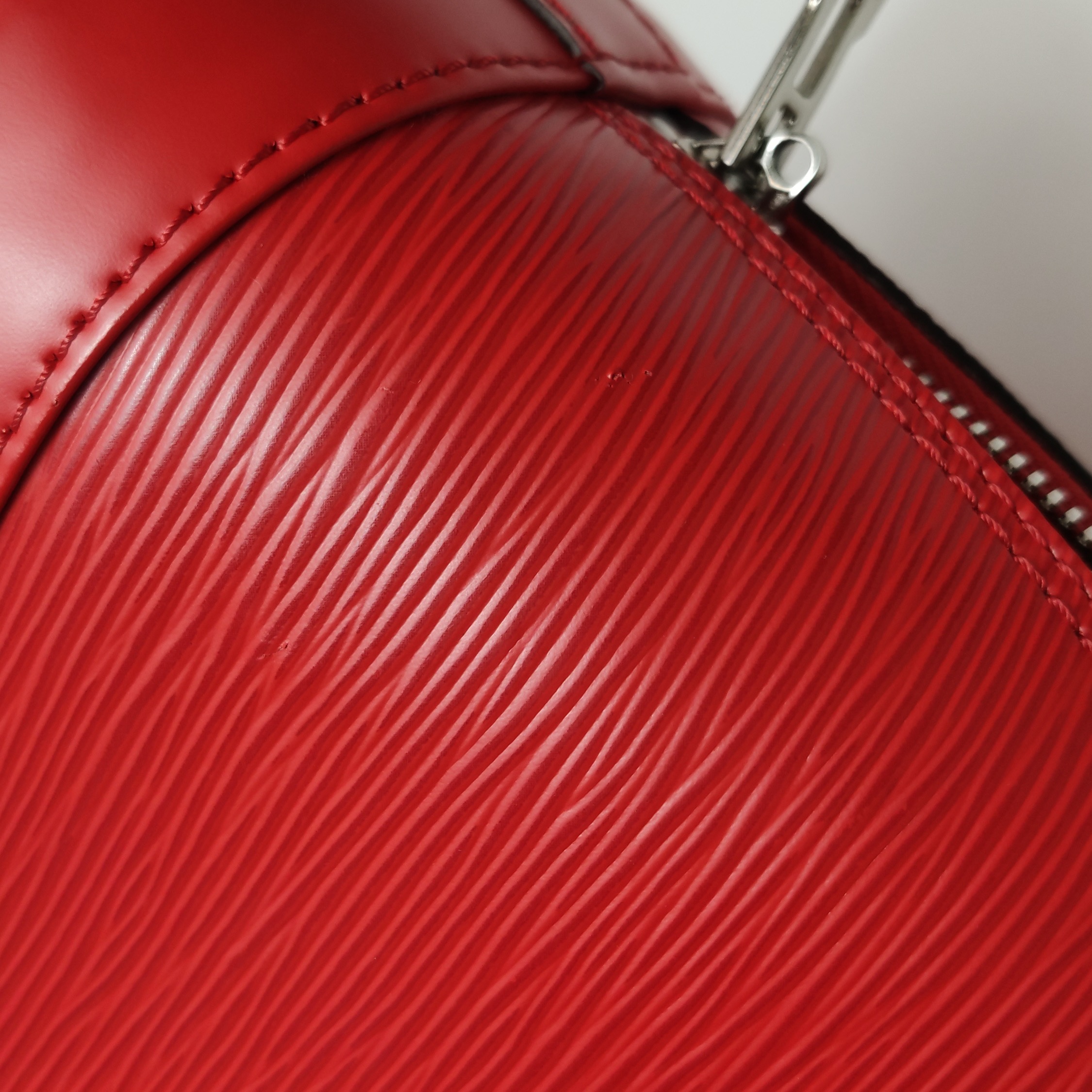 Louis Vuitton(LV) Alma Handbag Epi Leather BB — photo 10 of 21