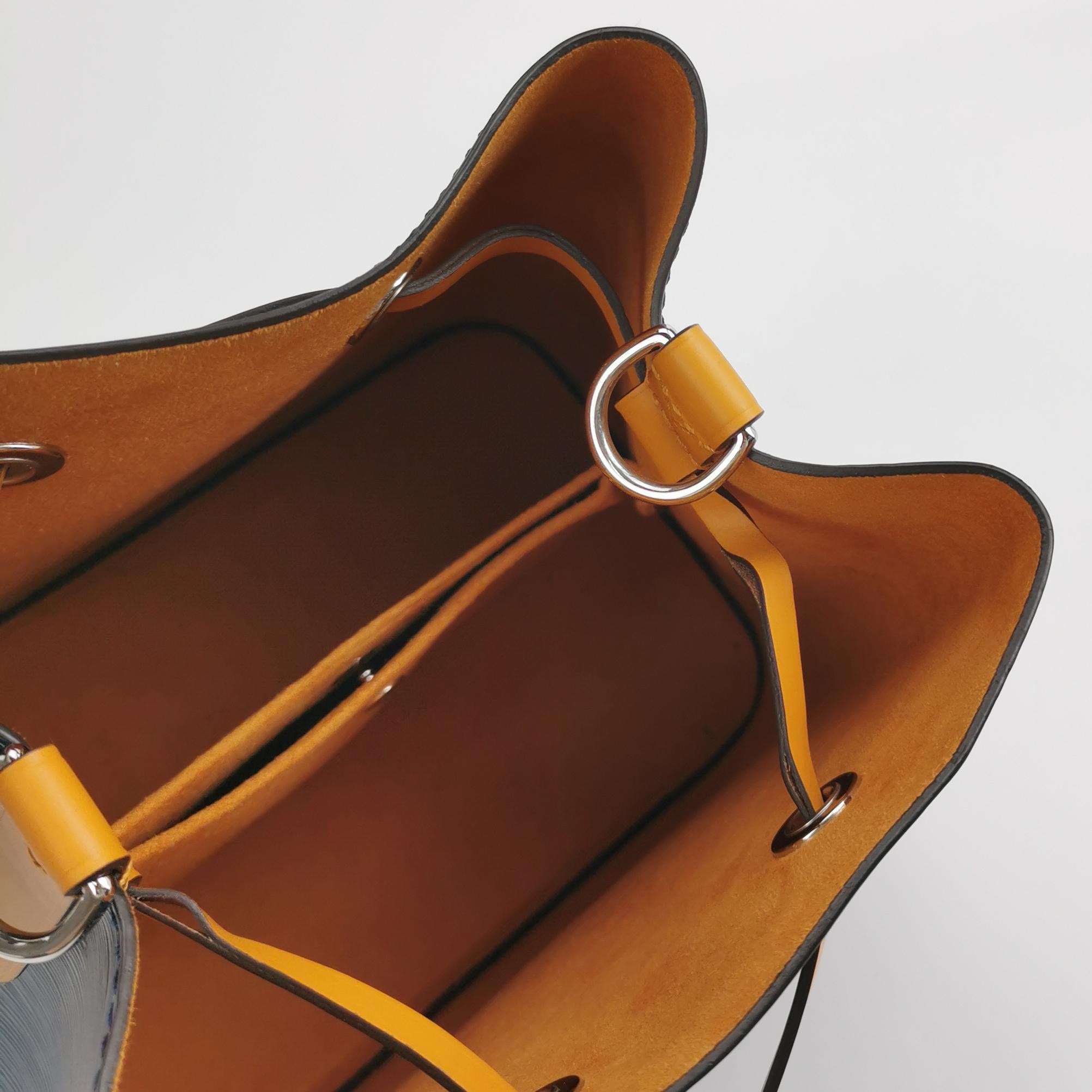 Louis Vuitton(LV) NeoNoe Handbag Epi Leather BB — photo 7 of 13