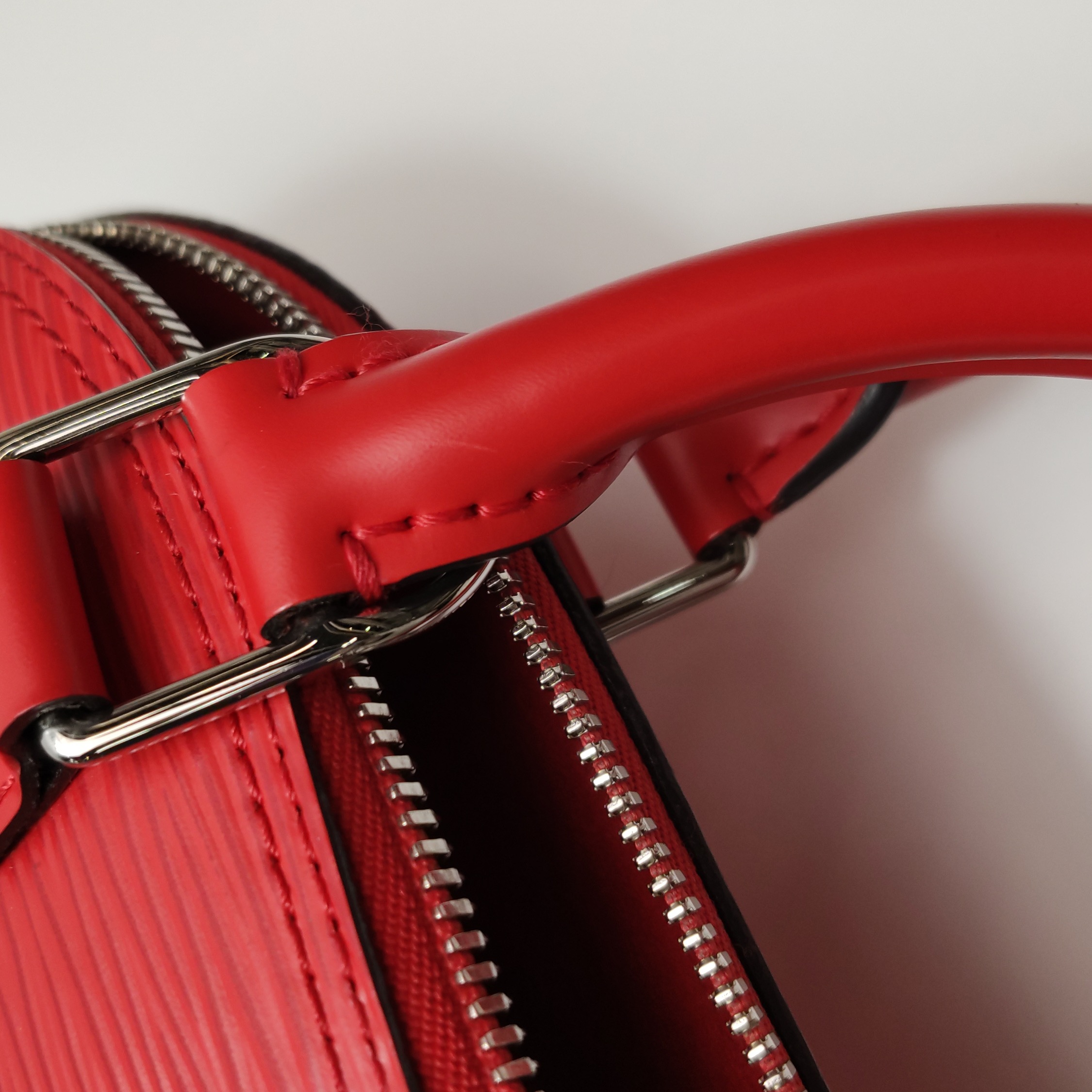 Louis Vuitton(LV) Alma Handbag Epi Leather BB — photo 16 of 21