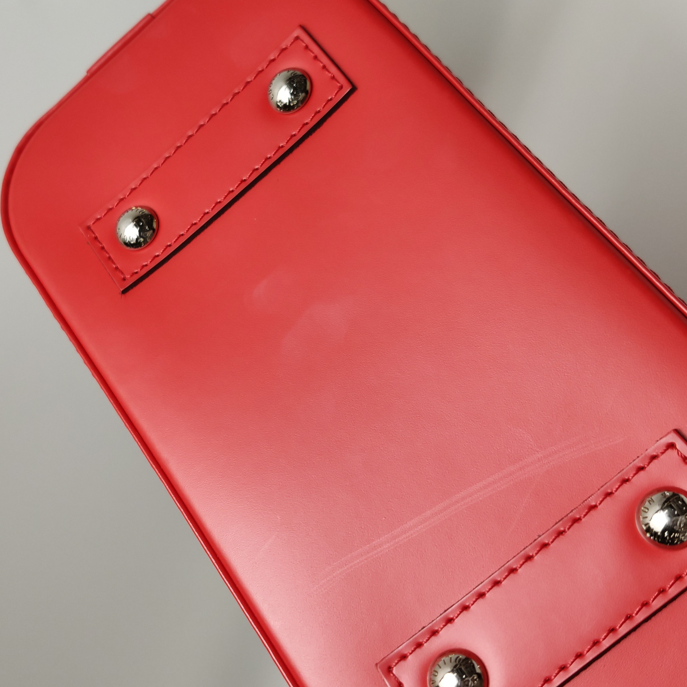 Louis Vuitton(LV) Alma Handbag Epi Leather BB — photo 17 of 21
