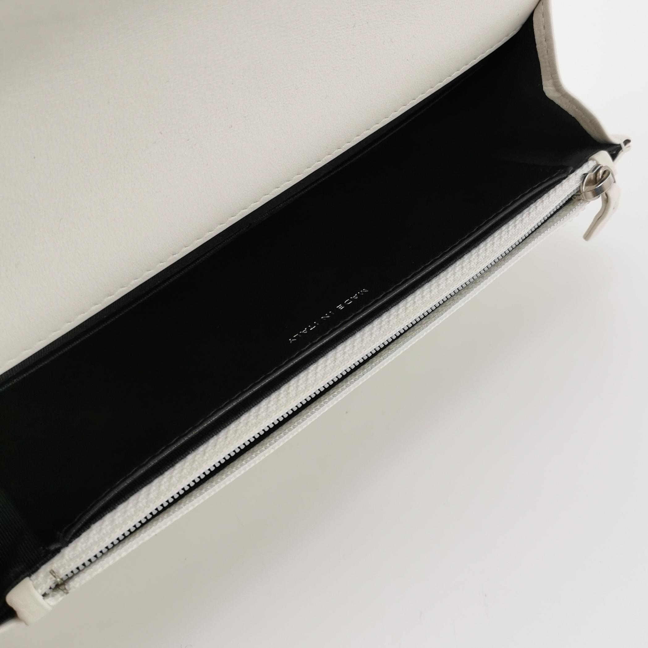 Chanel 19 Wallet on Chain Quilted Lambskin — photo 8 of 20