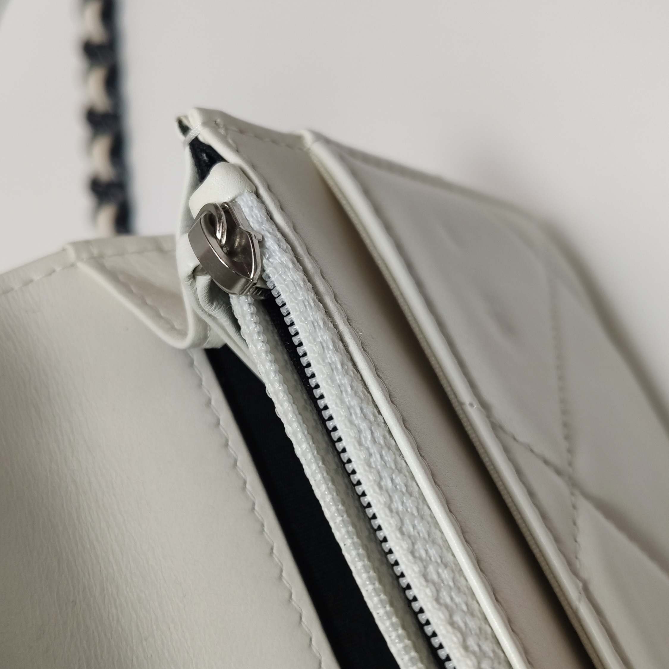 Chanel 19 Wallet on Chain Quilted Lambskin — photo 7 of 20
