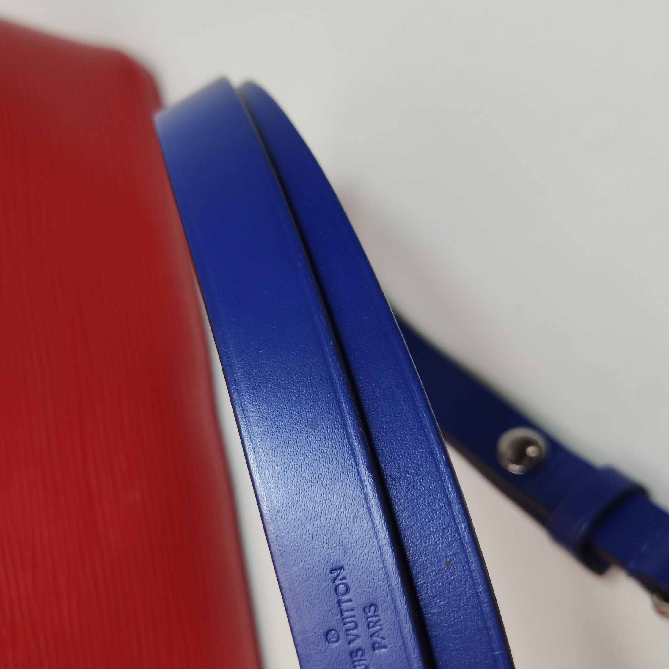 Louis Vuitton(LV) NeoNoe Handbag Epi Leather MM — photo 14 of 15
