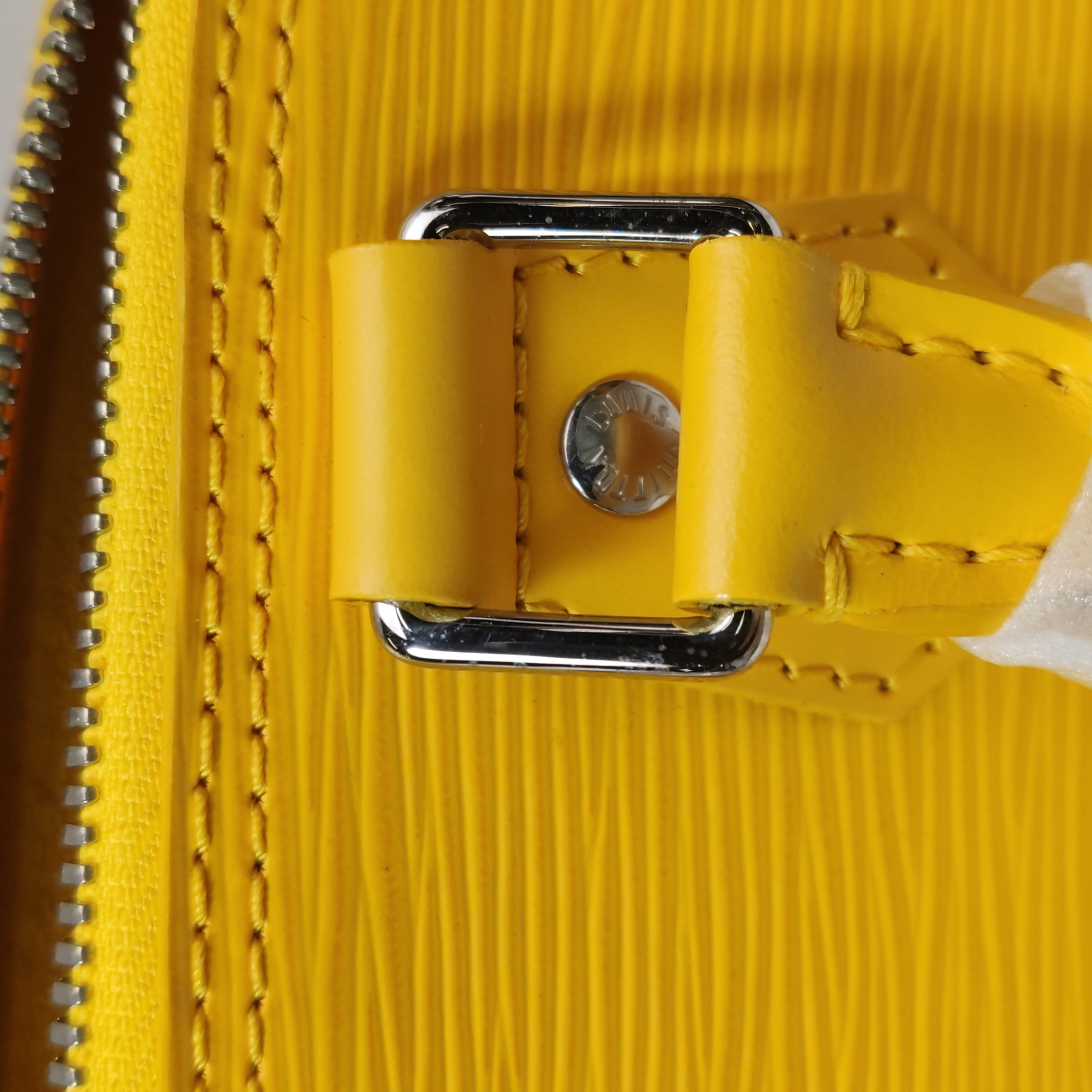 Louis Vuitton(LV) Alma Handbag Epi Leather PM — photo 9 of 15